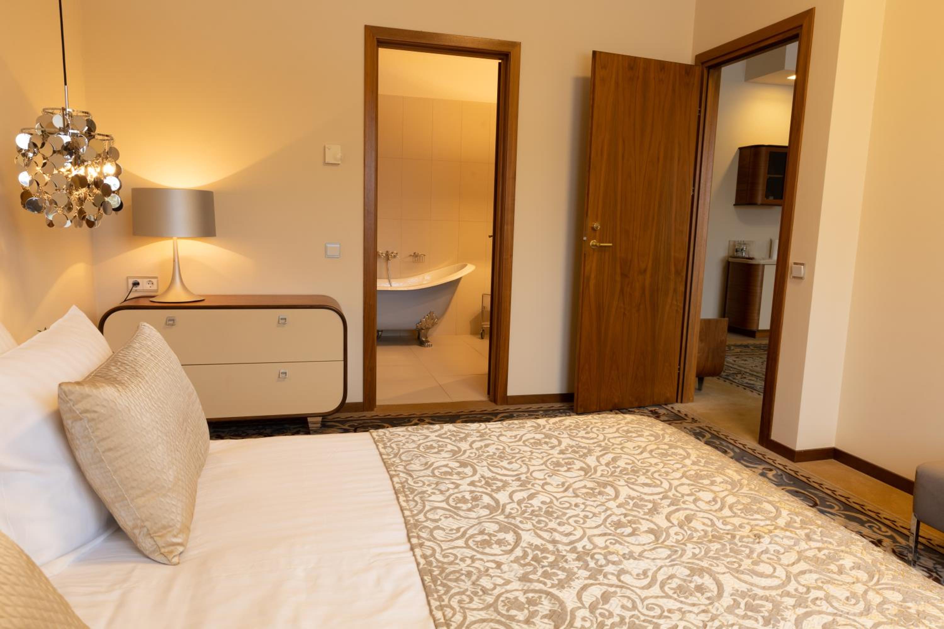 Deluxe Double Room with Bath and Spa access - Photo 2