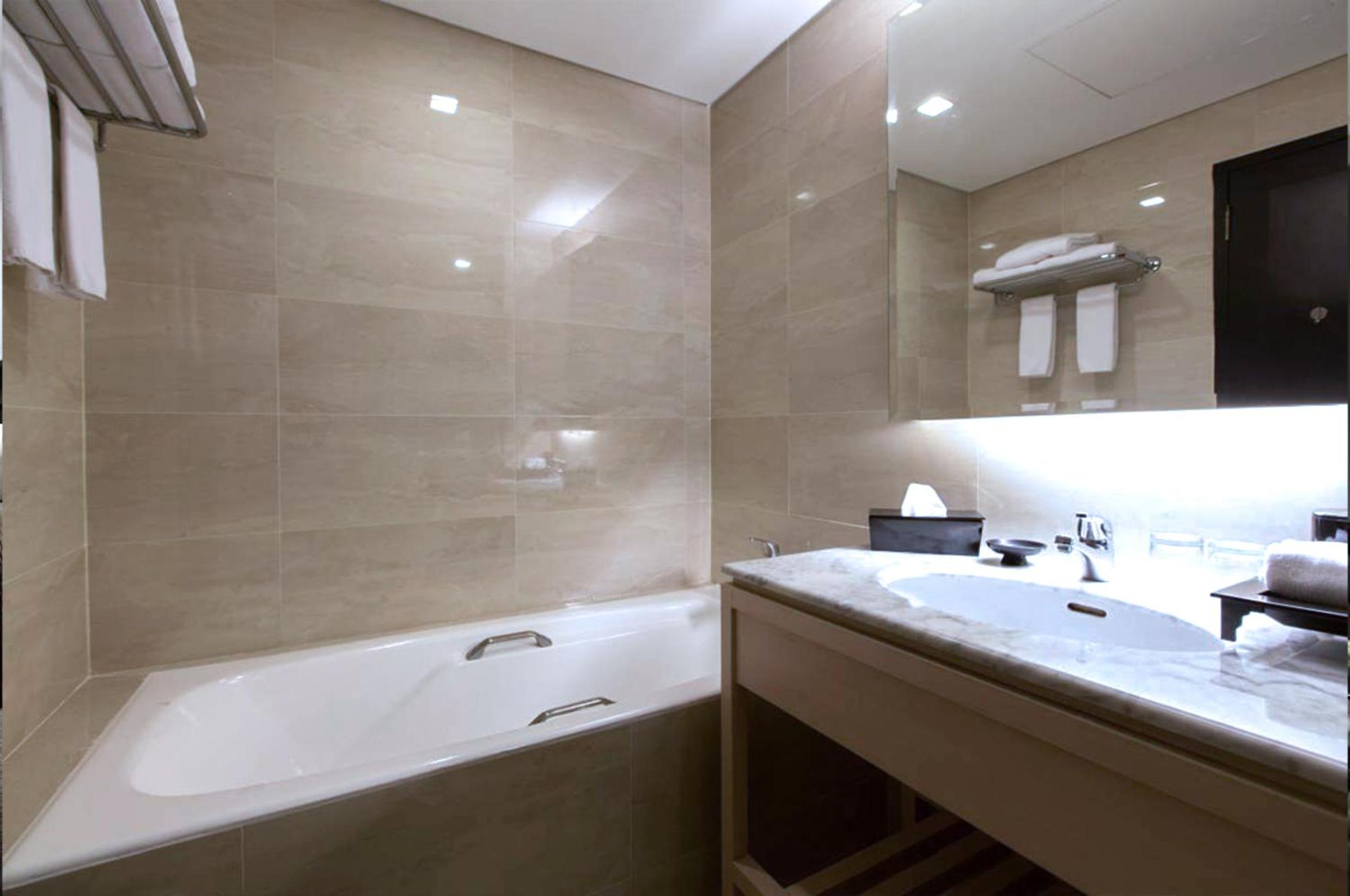 Three-Bedroom Deluxe Suite - Photo 3