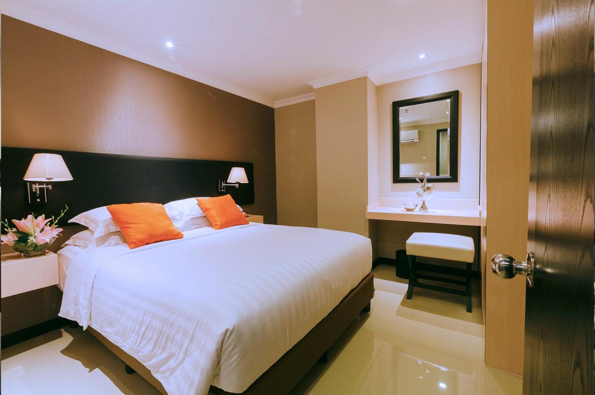 Three-Bedroom Deluxe Suite - Photo 7