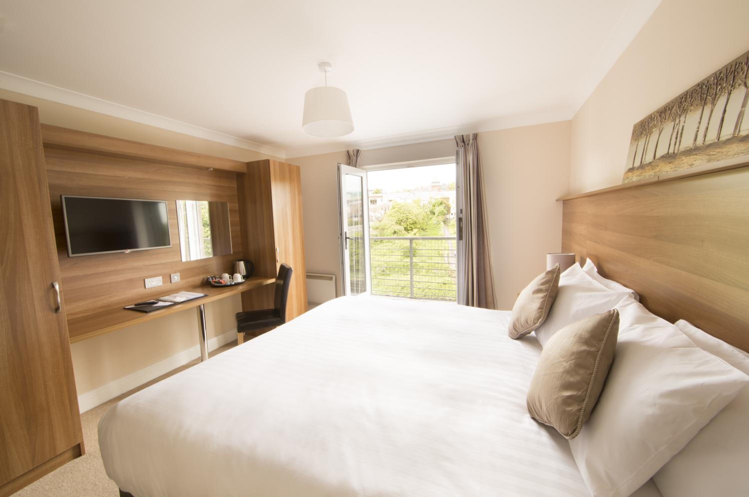Double Room with River View - Photo 4
