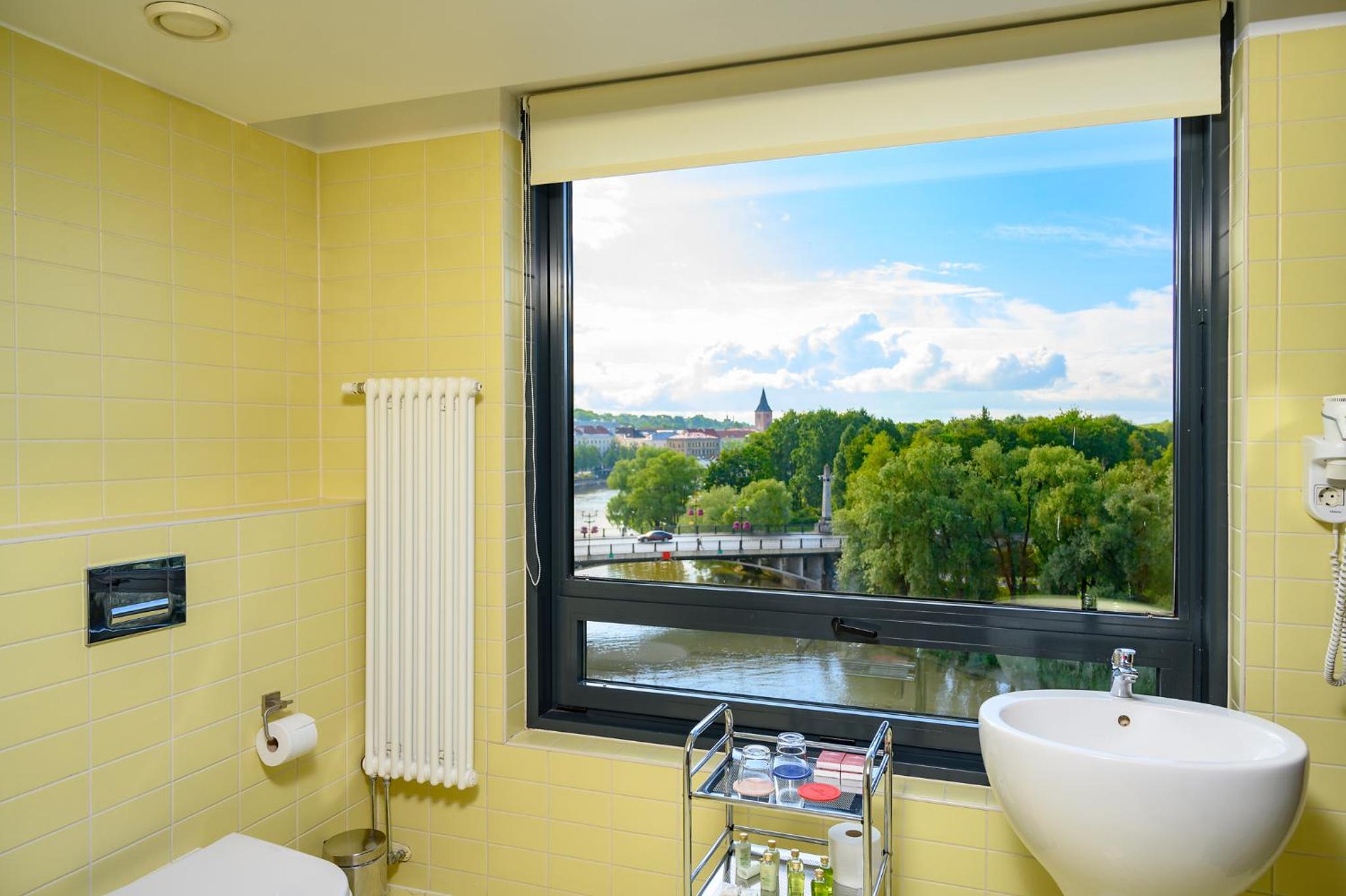 Suite with River View - Photo 9