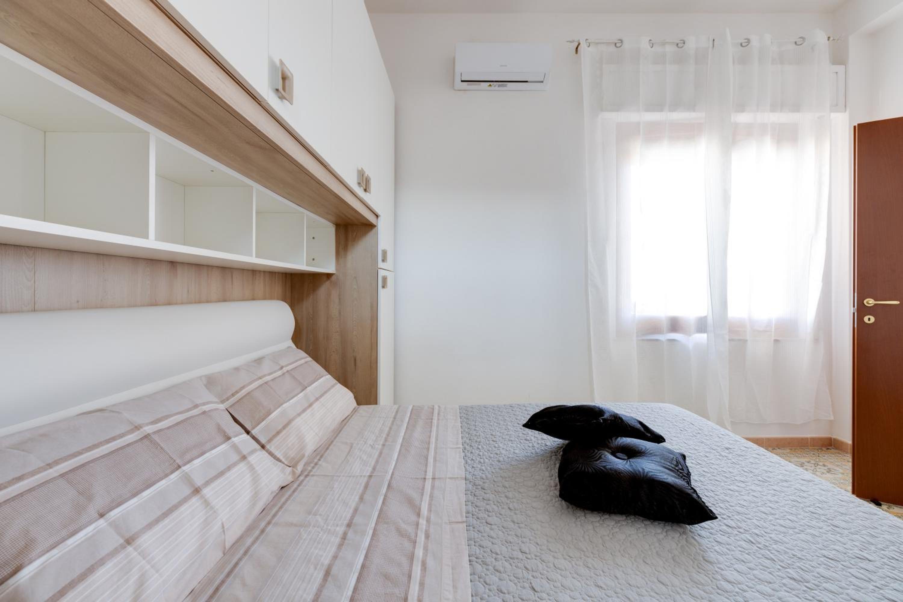 Three-Bedroom House photo 2