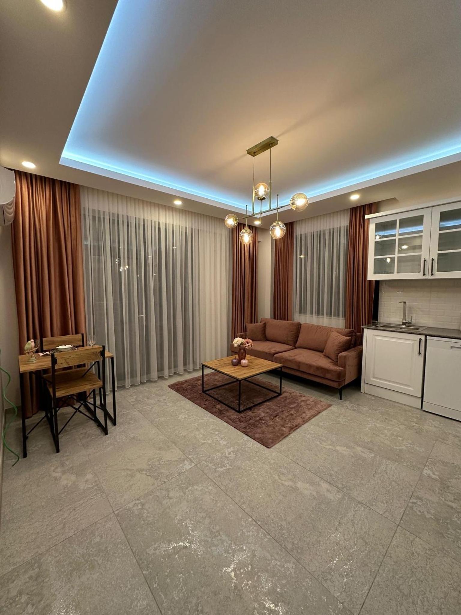 One-Bedroom Apartment photo 1