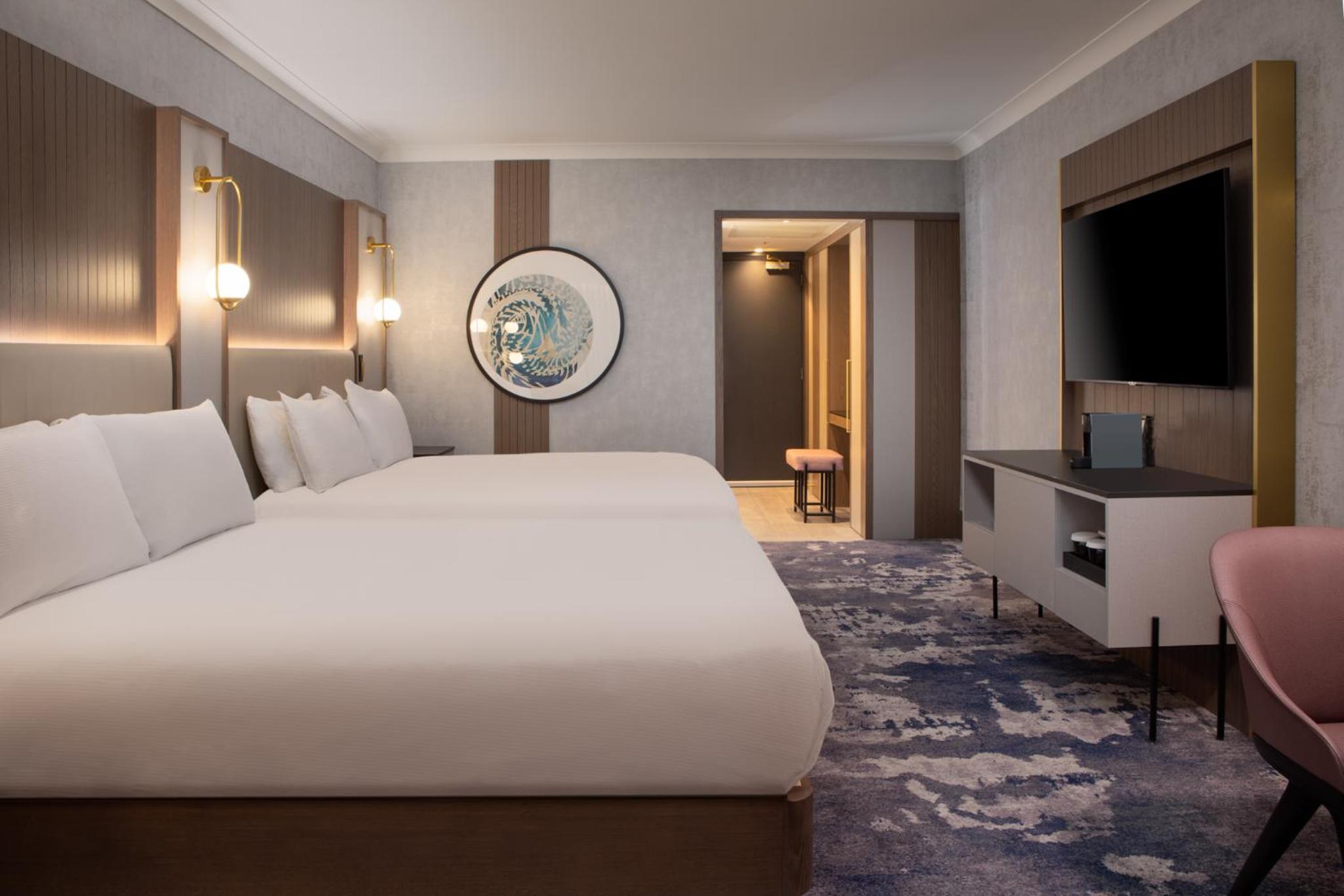 Executive Queen Room with Two Queen Beds - Photo 3