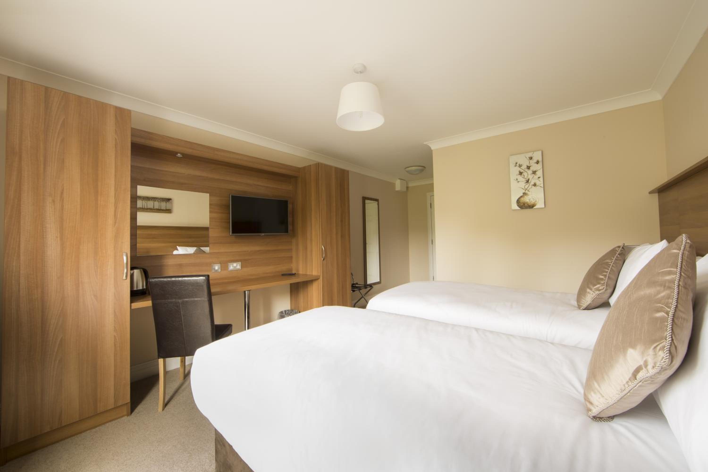 Twin Room - Photo 8
