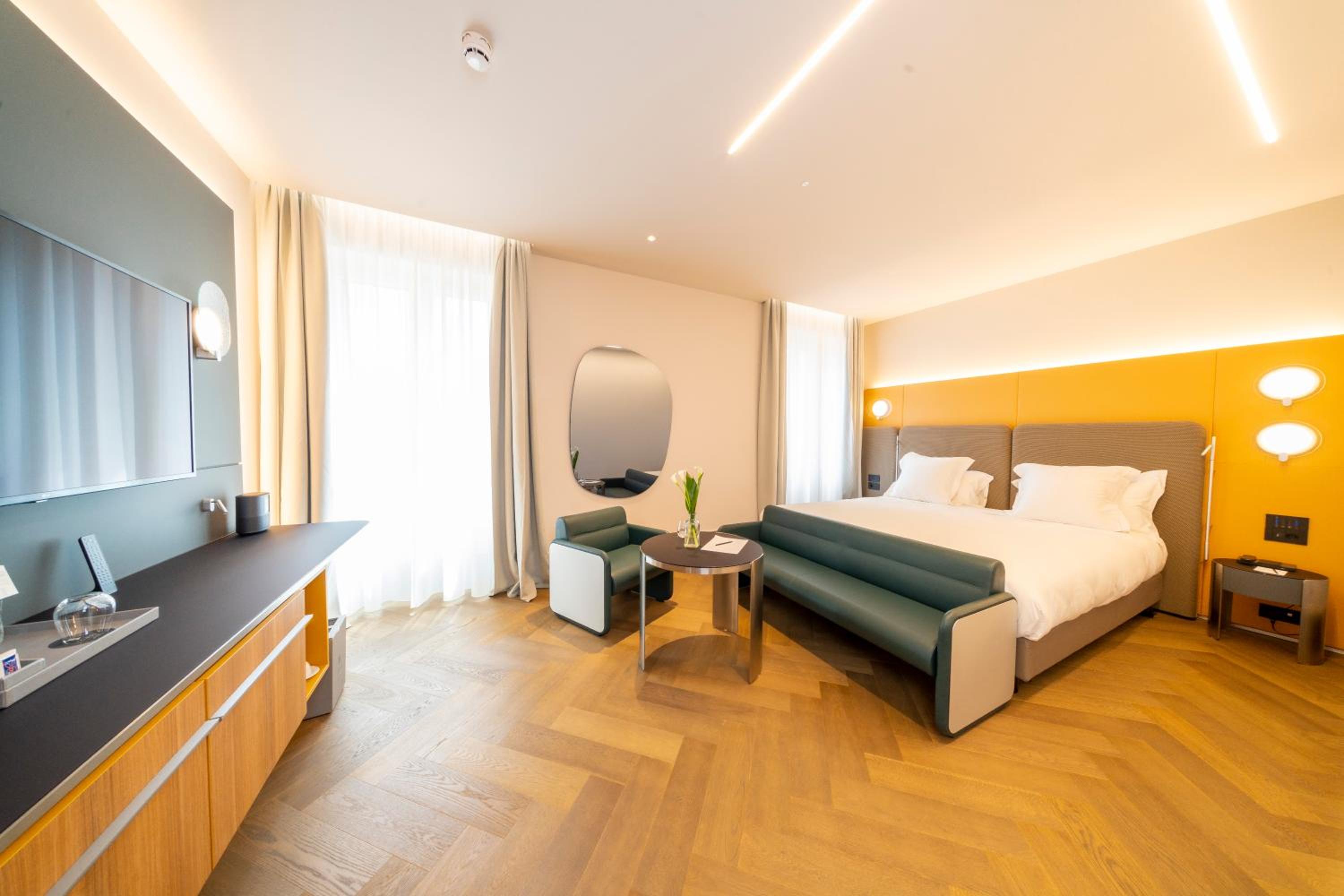 Deluxe Queen Room with Bay View - Photo 6