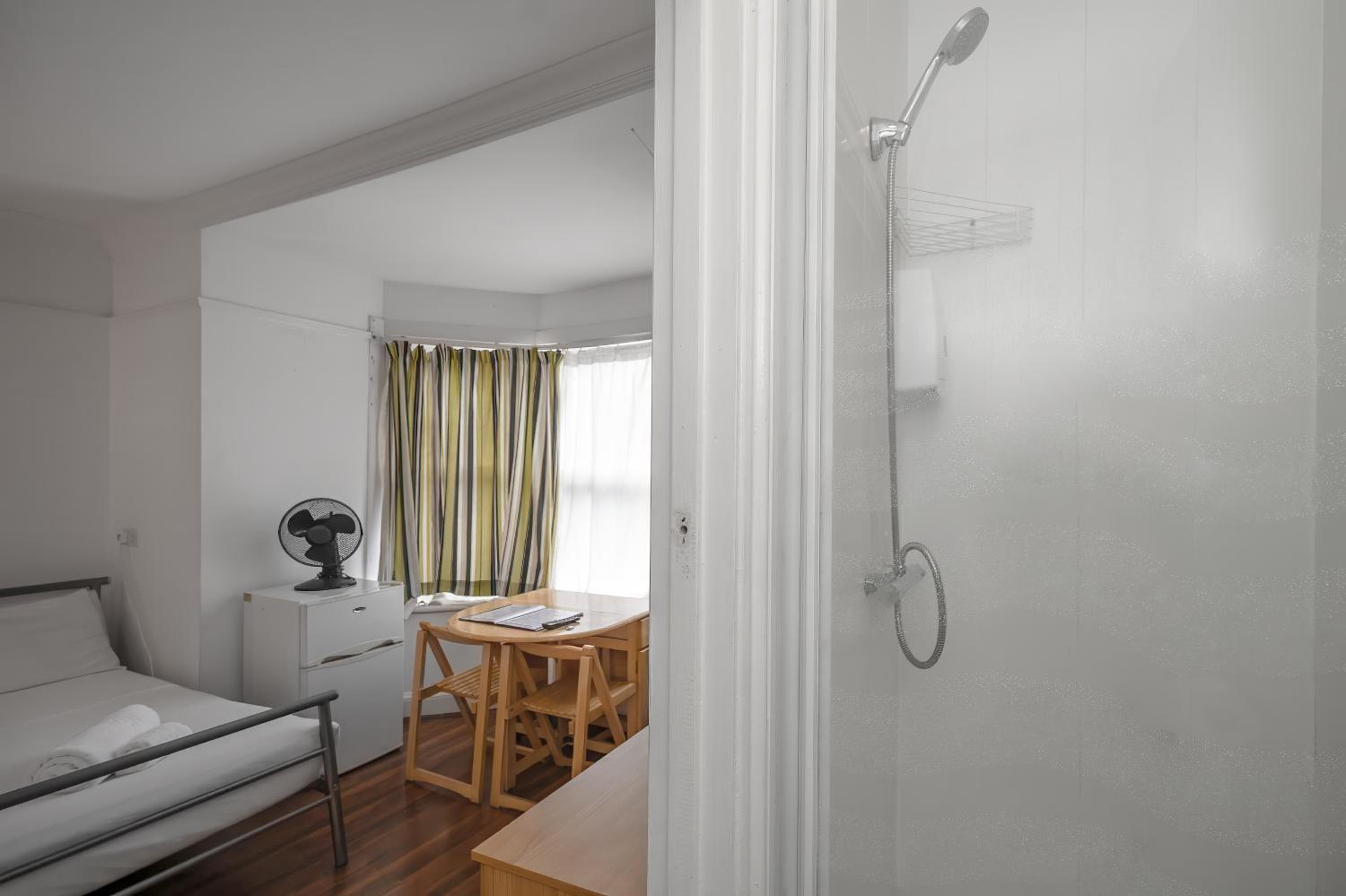 Double Room with Private Bathroom photo 2