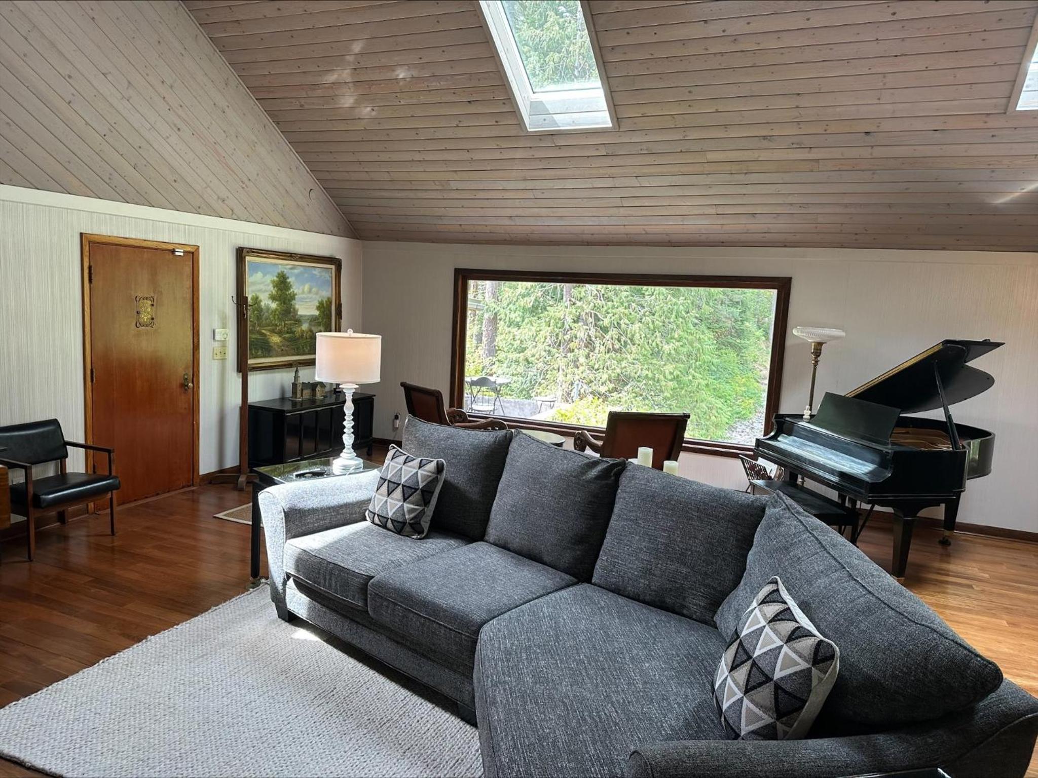 Four-Bedroom House photo 1