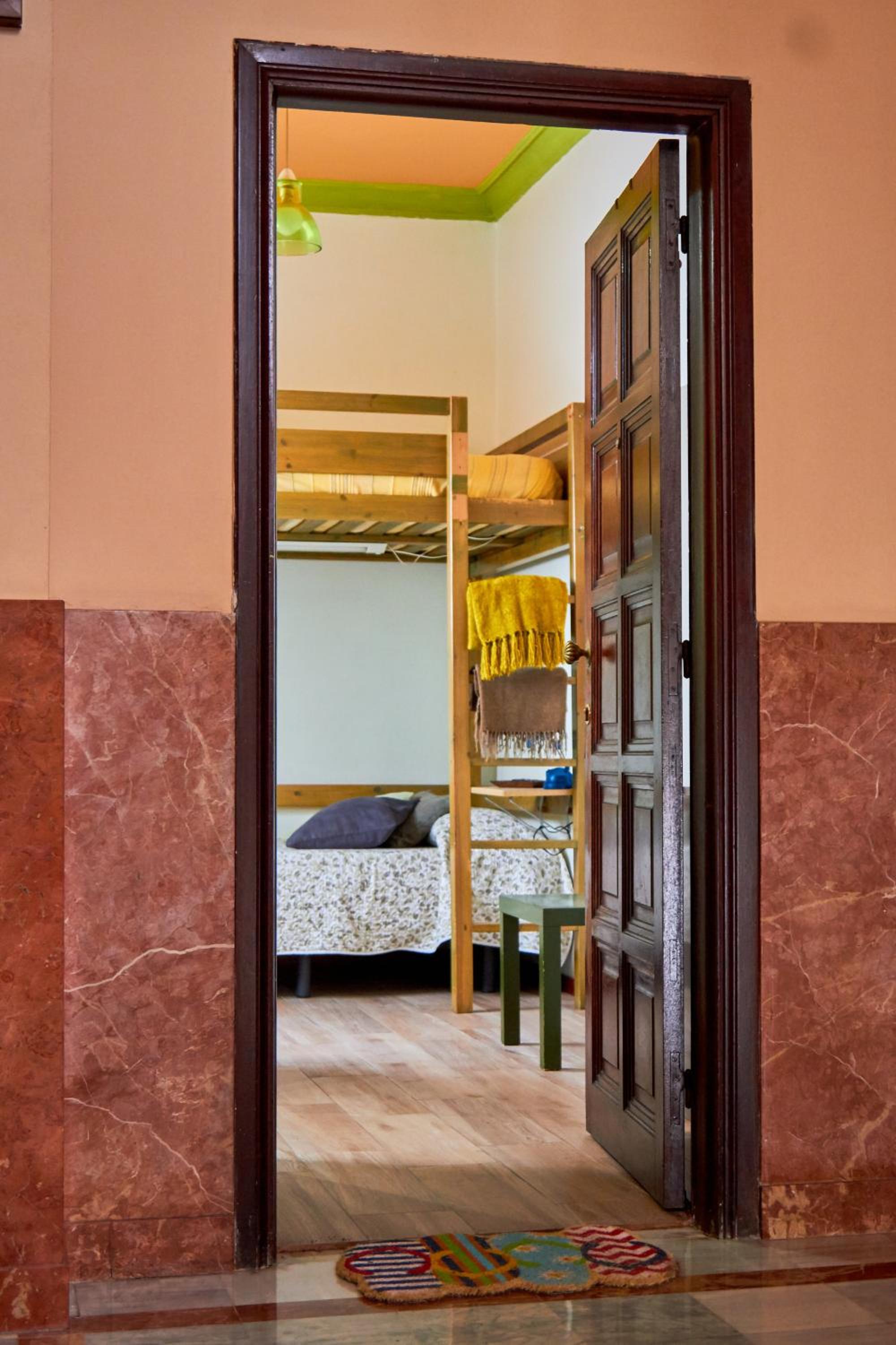 Habitación individual con baño privado