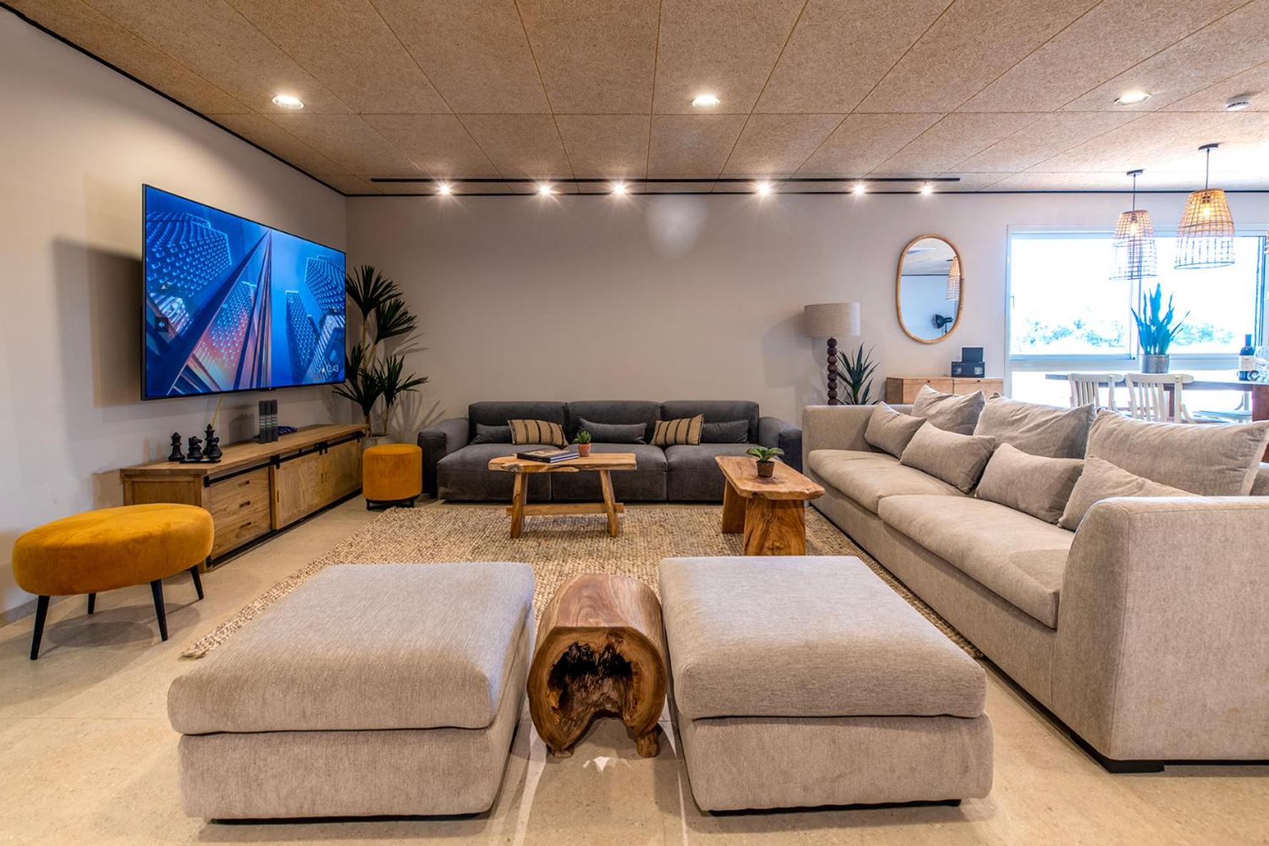 Deluxe Family Room photo 2