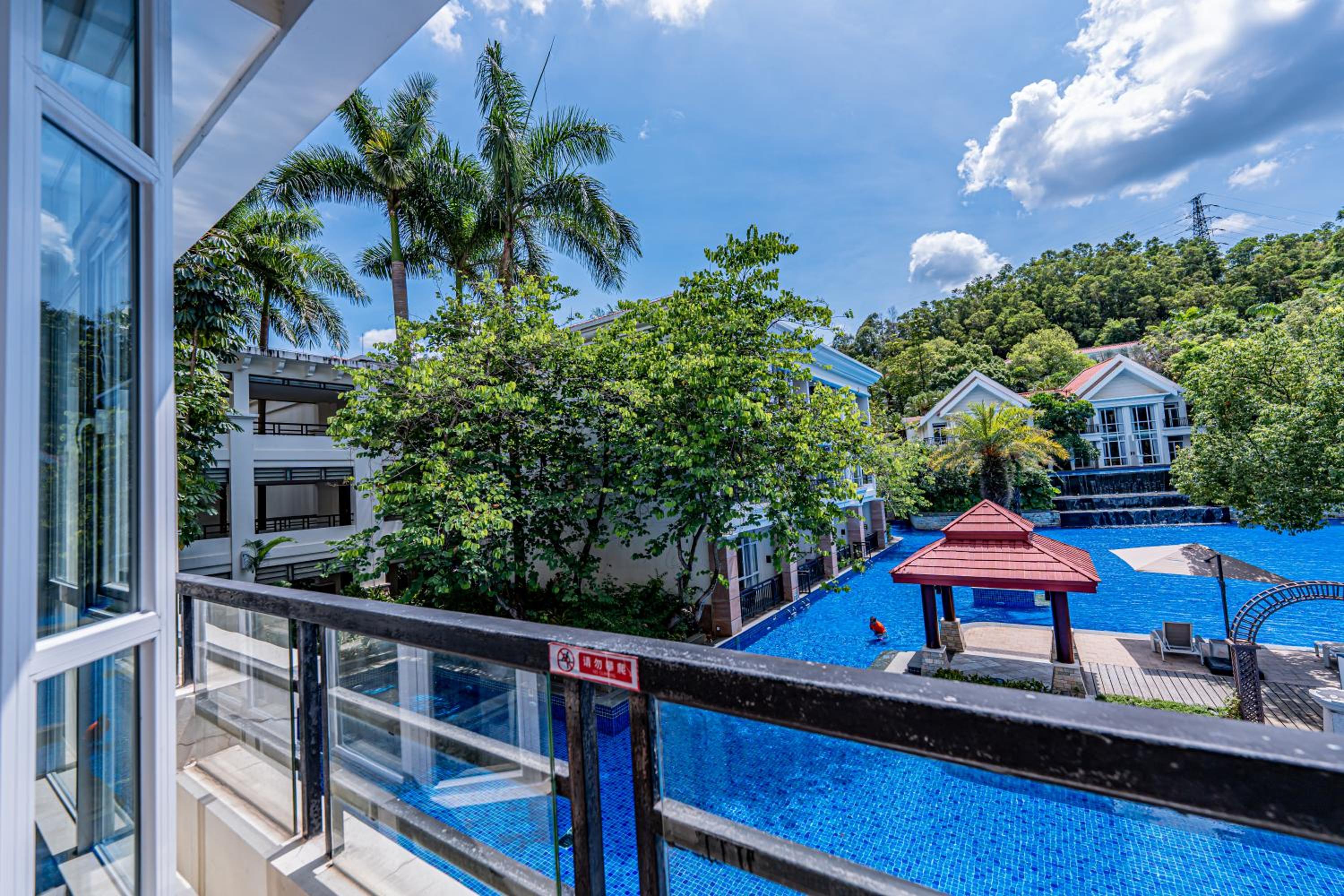 Poolside Superior Twin Room photo 3