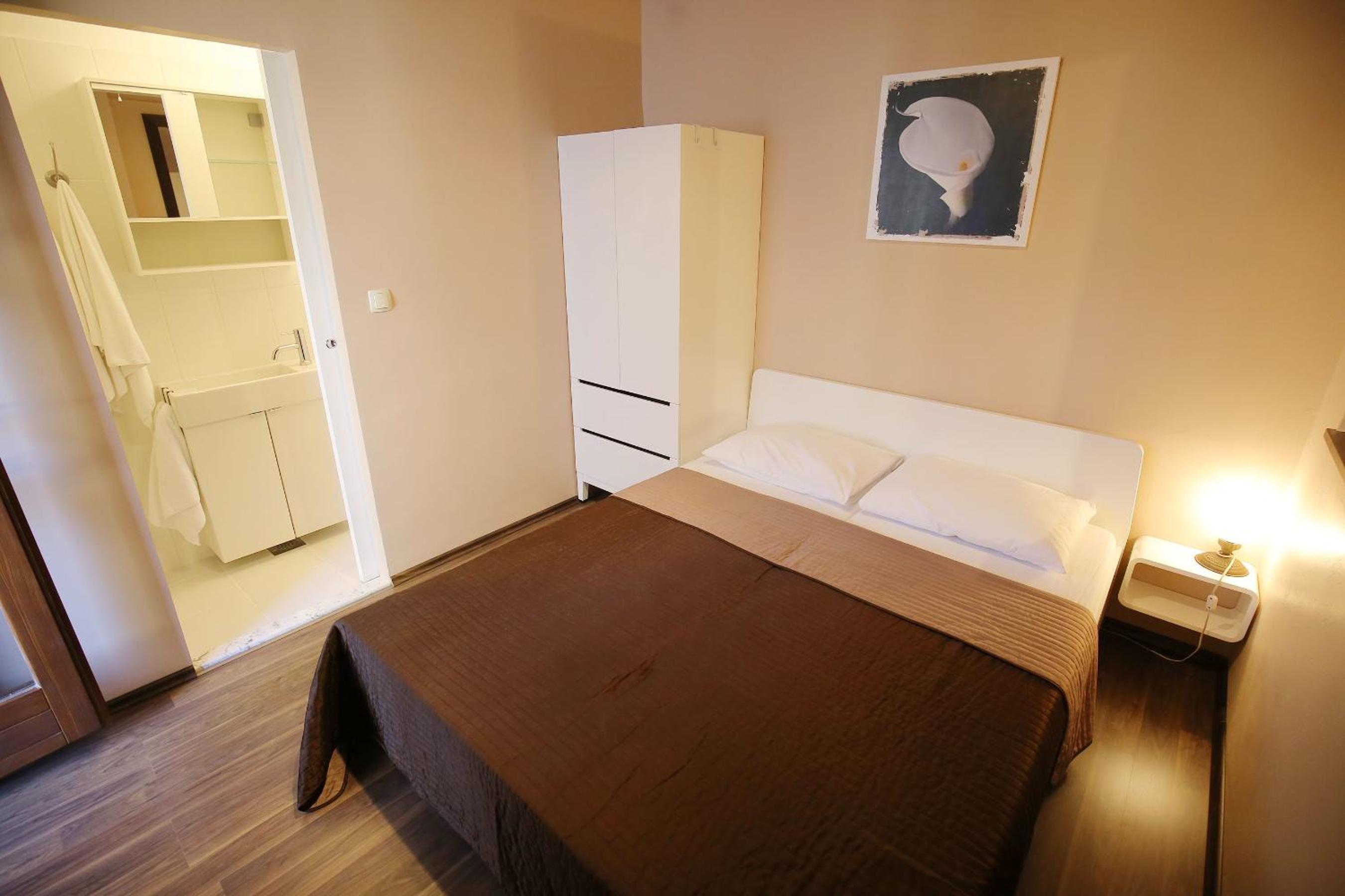Budget Double Room with Balcony photo 2