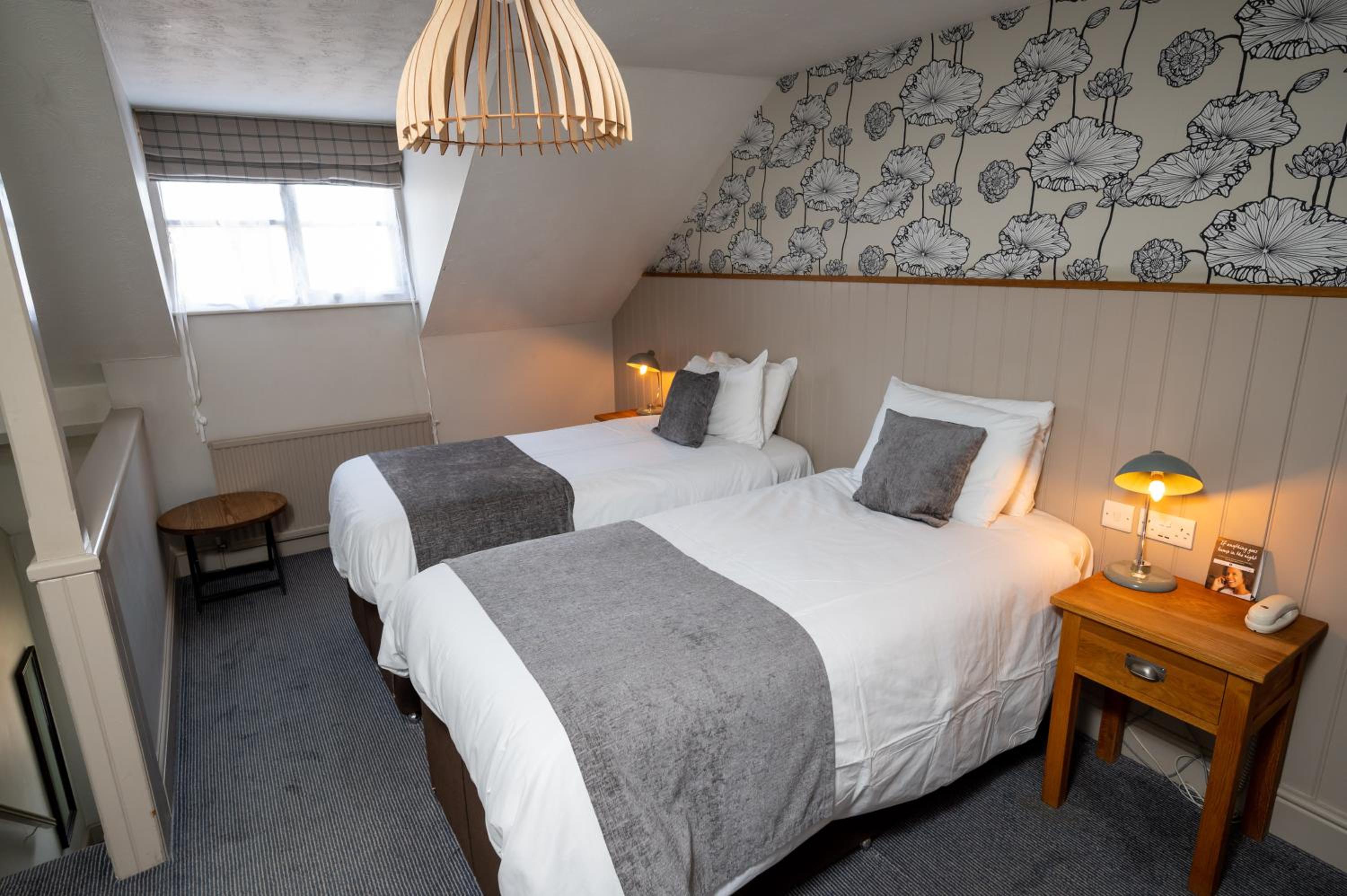Twin Room - Photo 1
