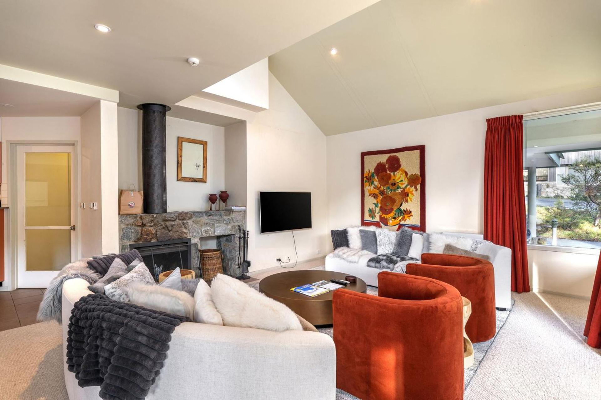Three-Bedroom Chalet photo 1
