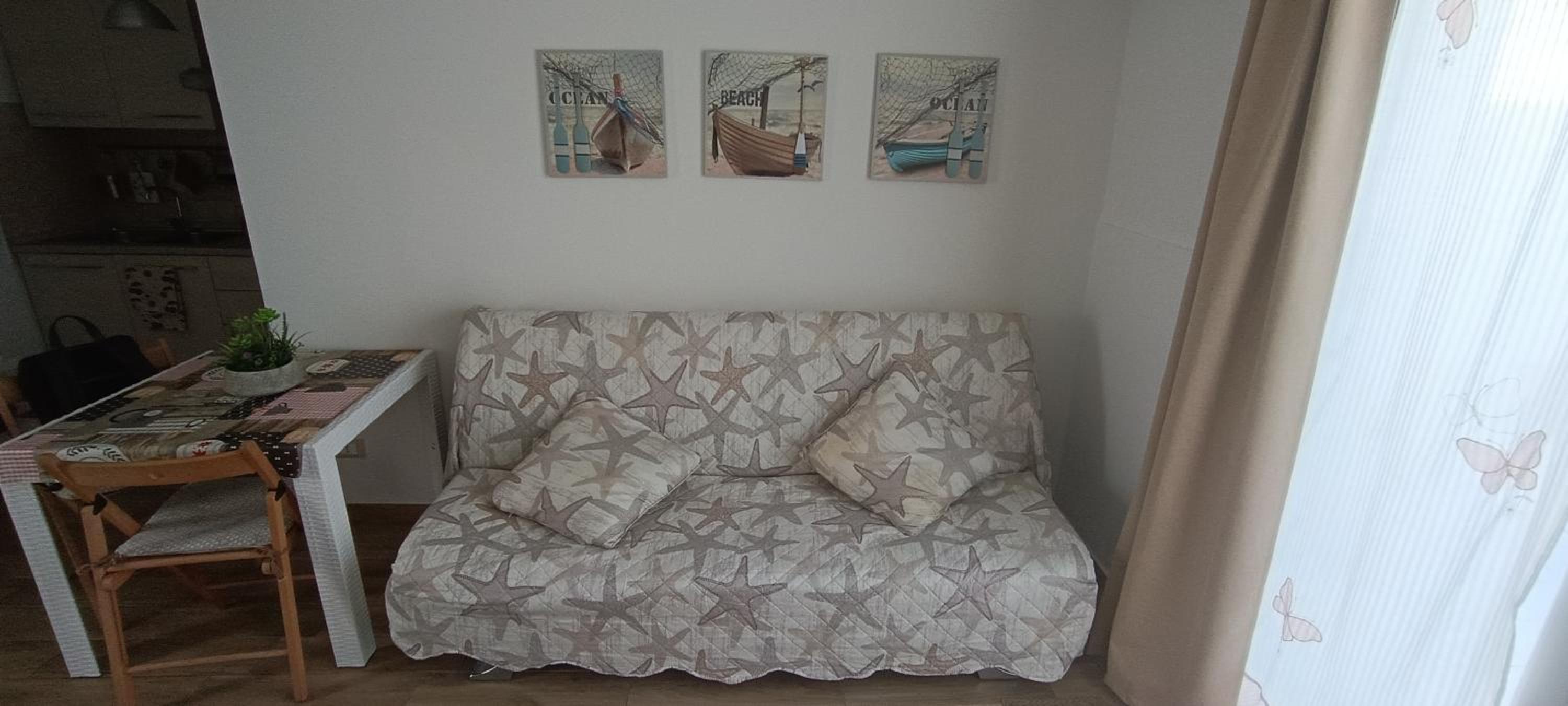 One-Bedroom Apartment photo 1