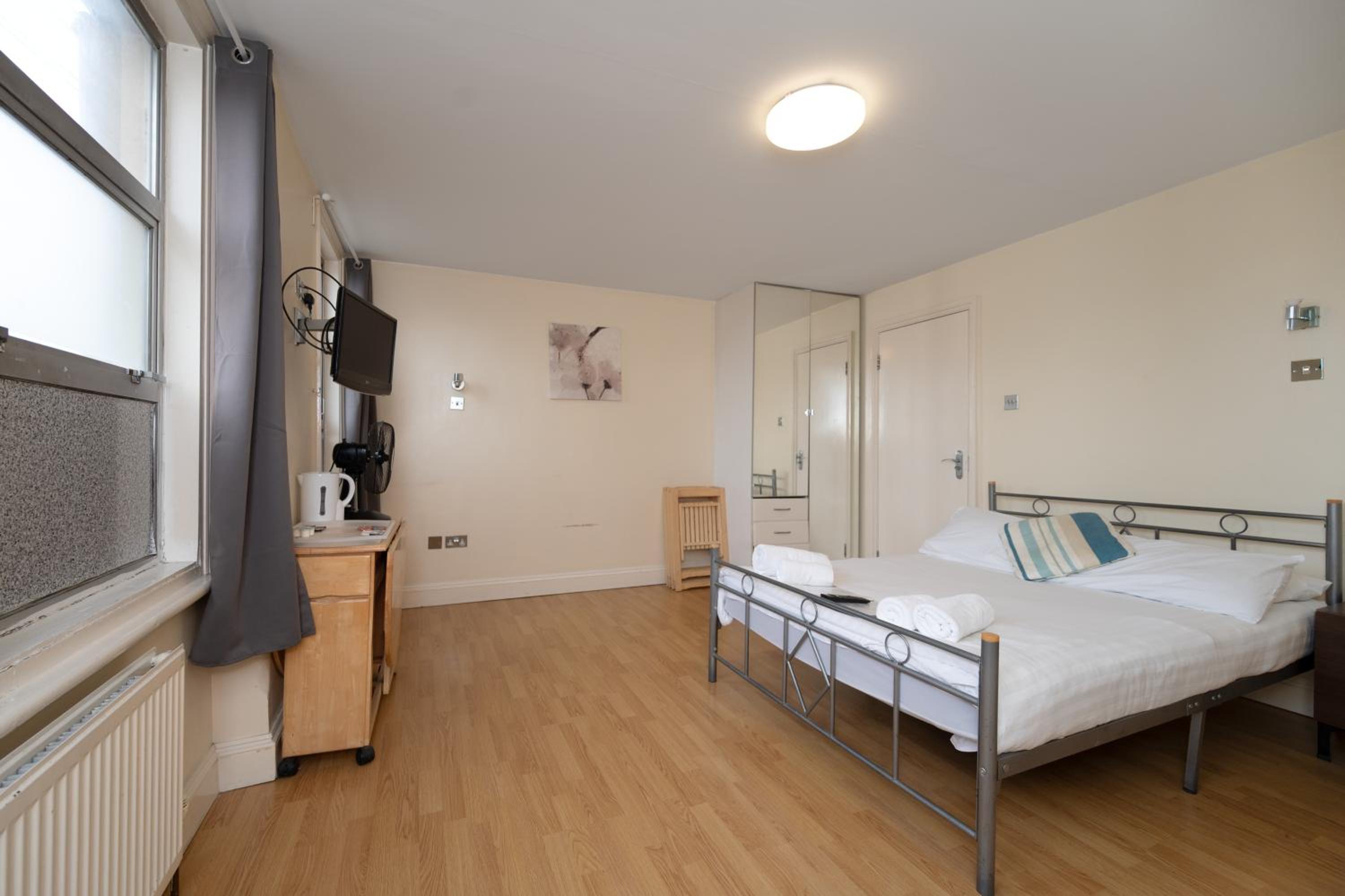 Double Room with Private Bathroom photo 1