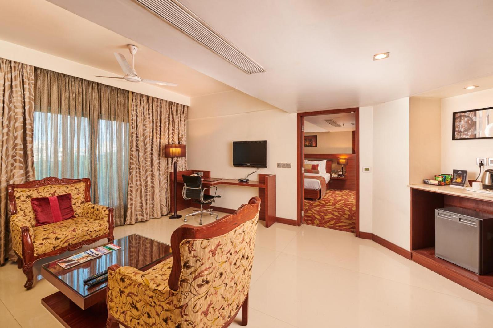 Suite - Photo 2