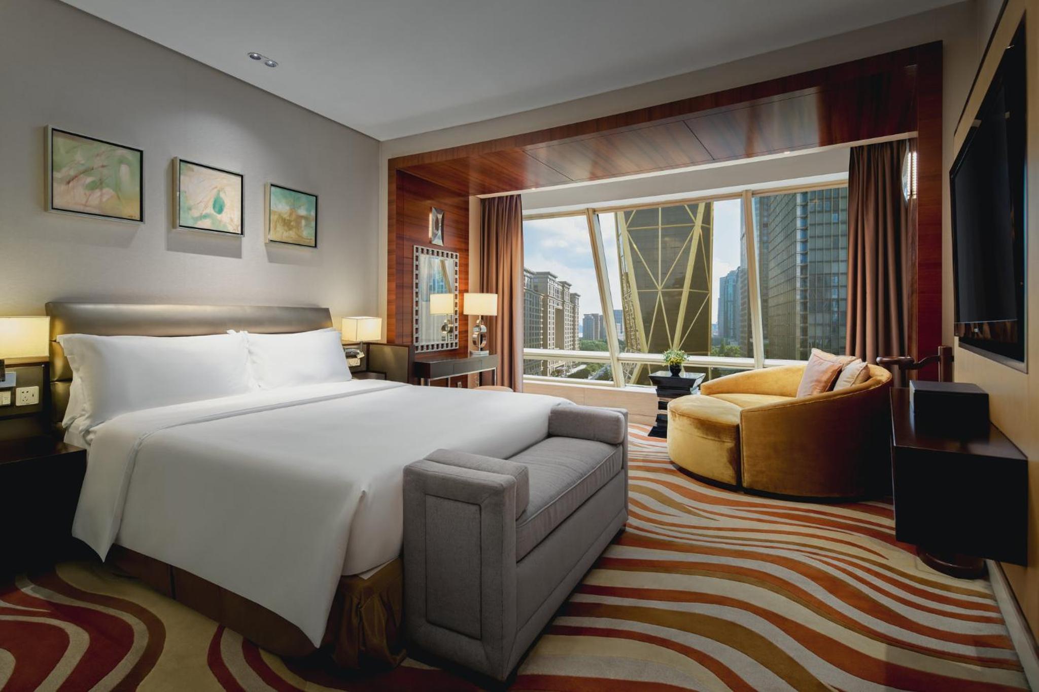 One-Bedroom King Suite with Lounge Access - Photo 1