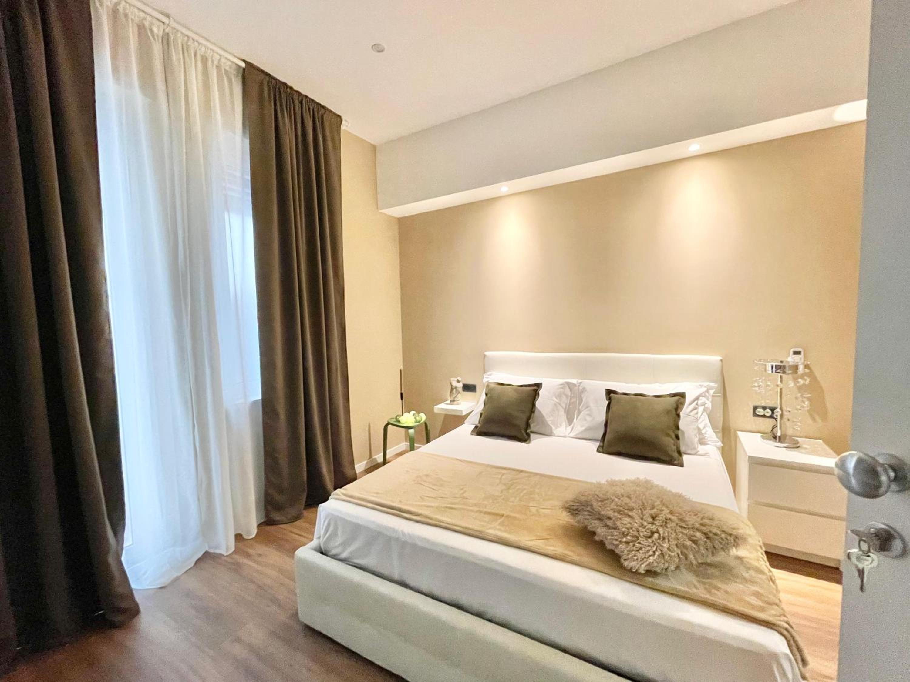 Large Double Room photo 1