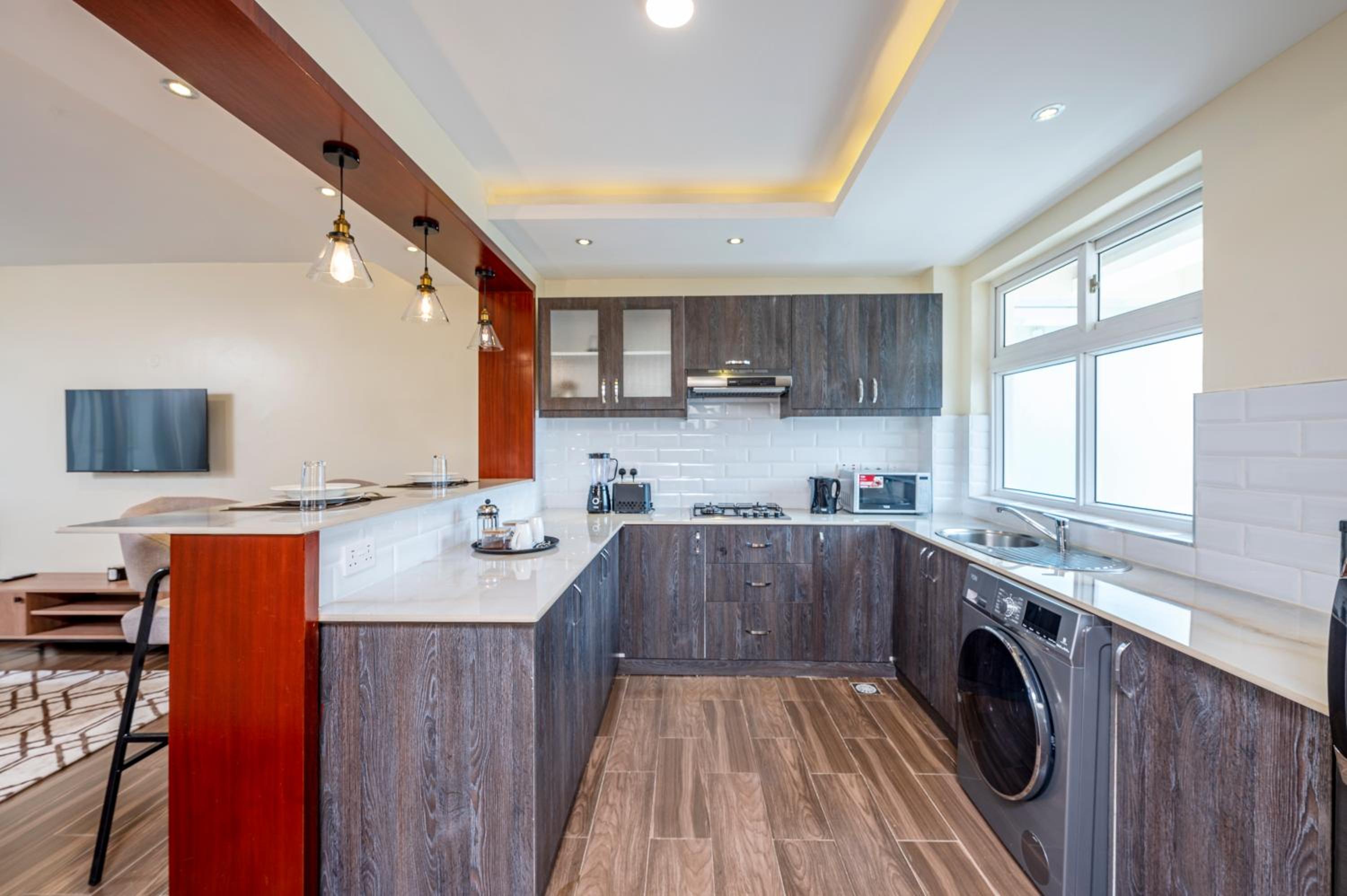 One-Bedroom Apartment - Photo 3
