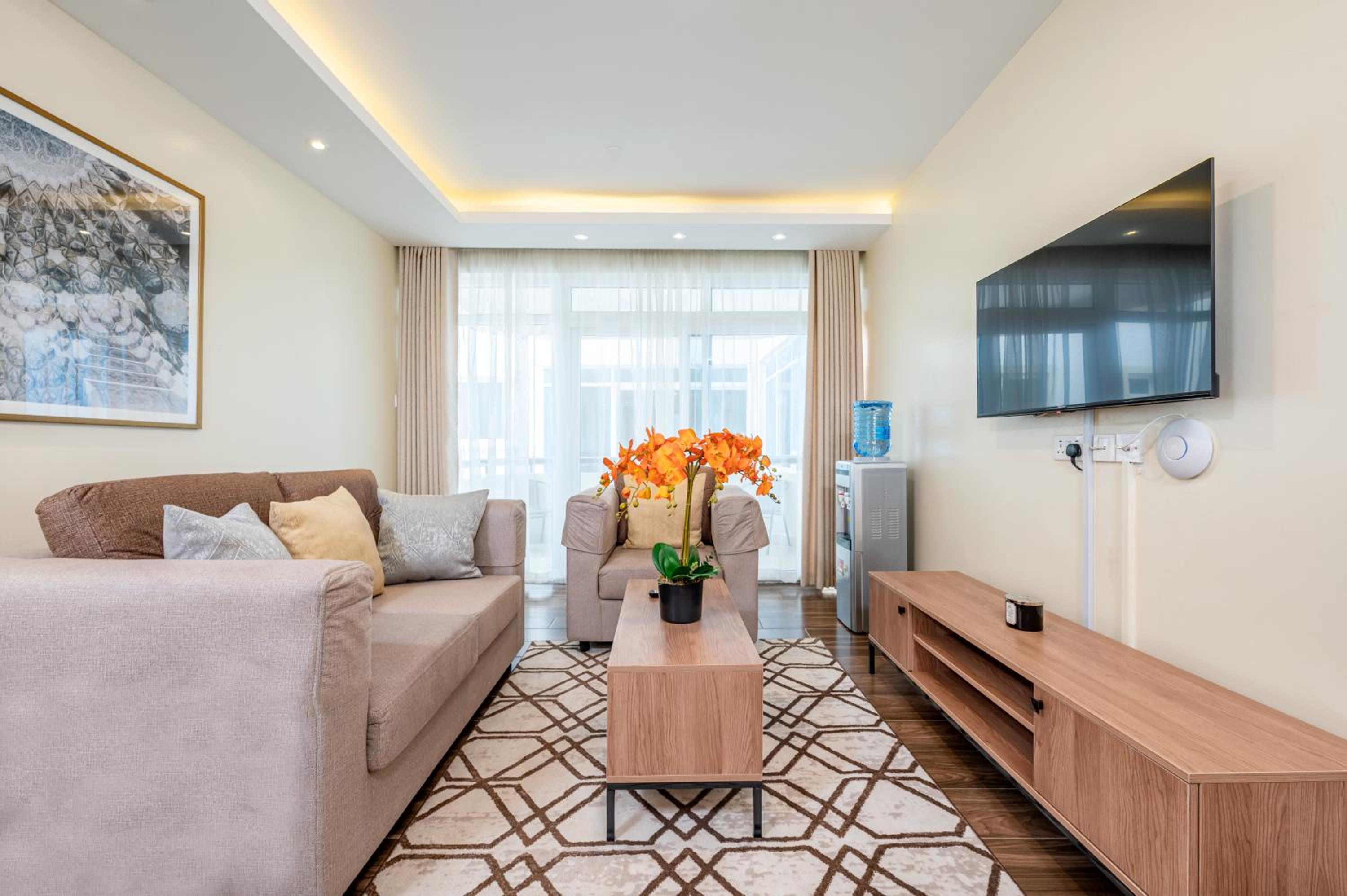 One-Bedroom Apartment - Photo 1