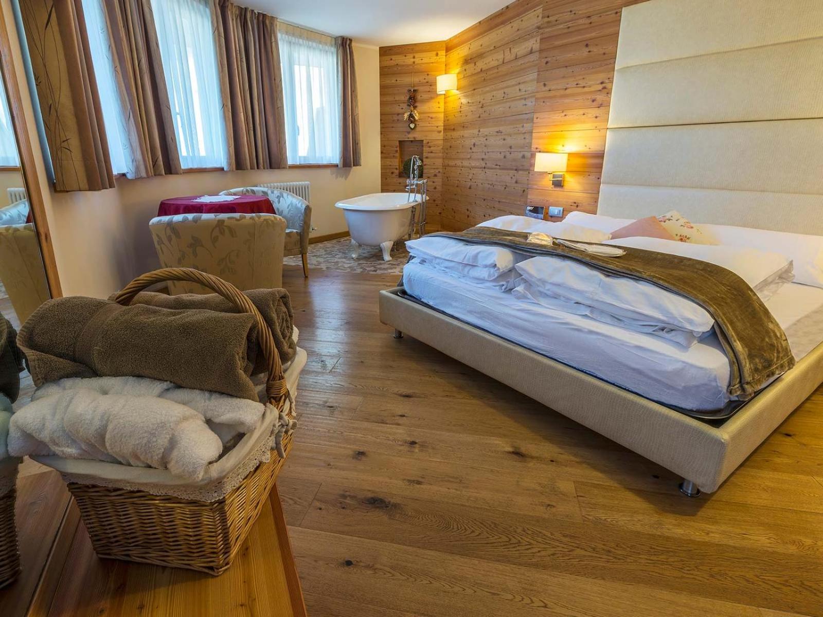 Junior Suite with Balcony photo 1