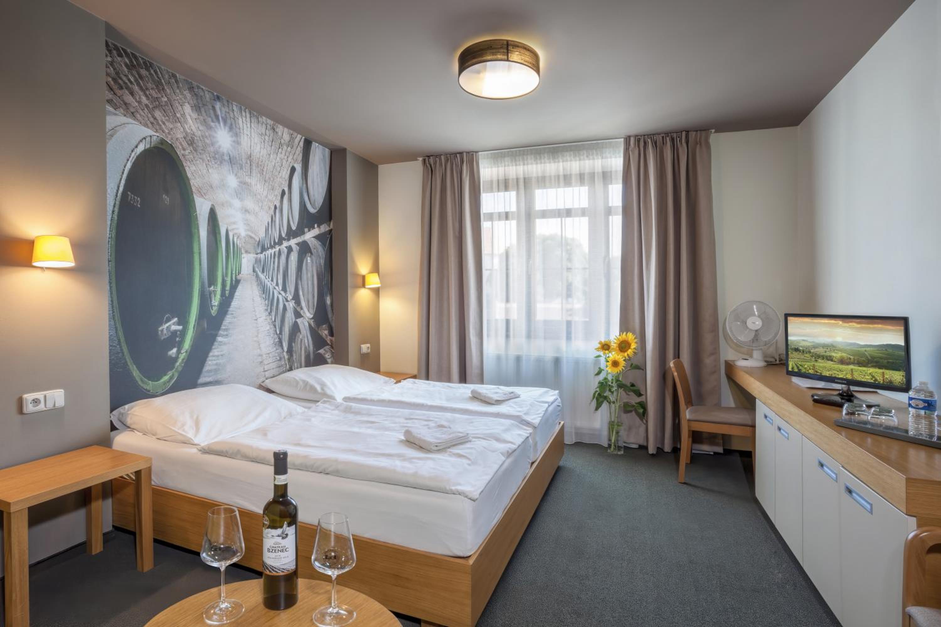 Double or Twin Room - Photo 1