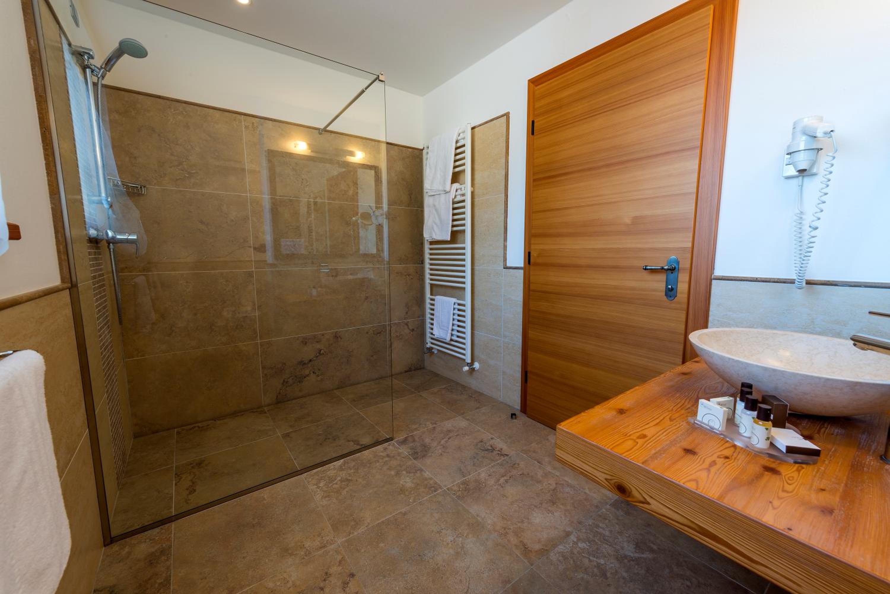 Junior Suite with Mountain View photo 3