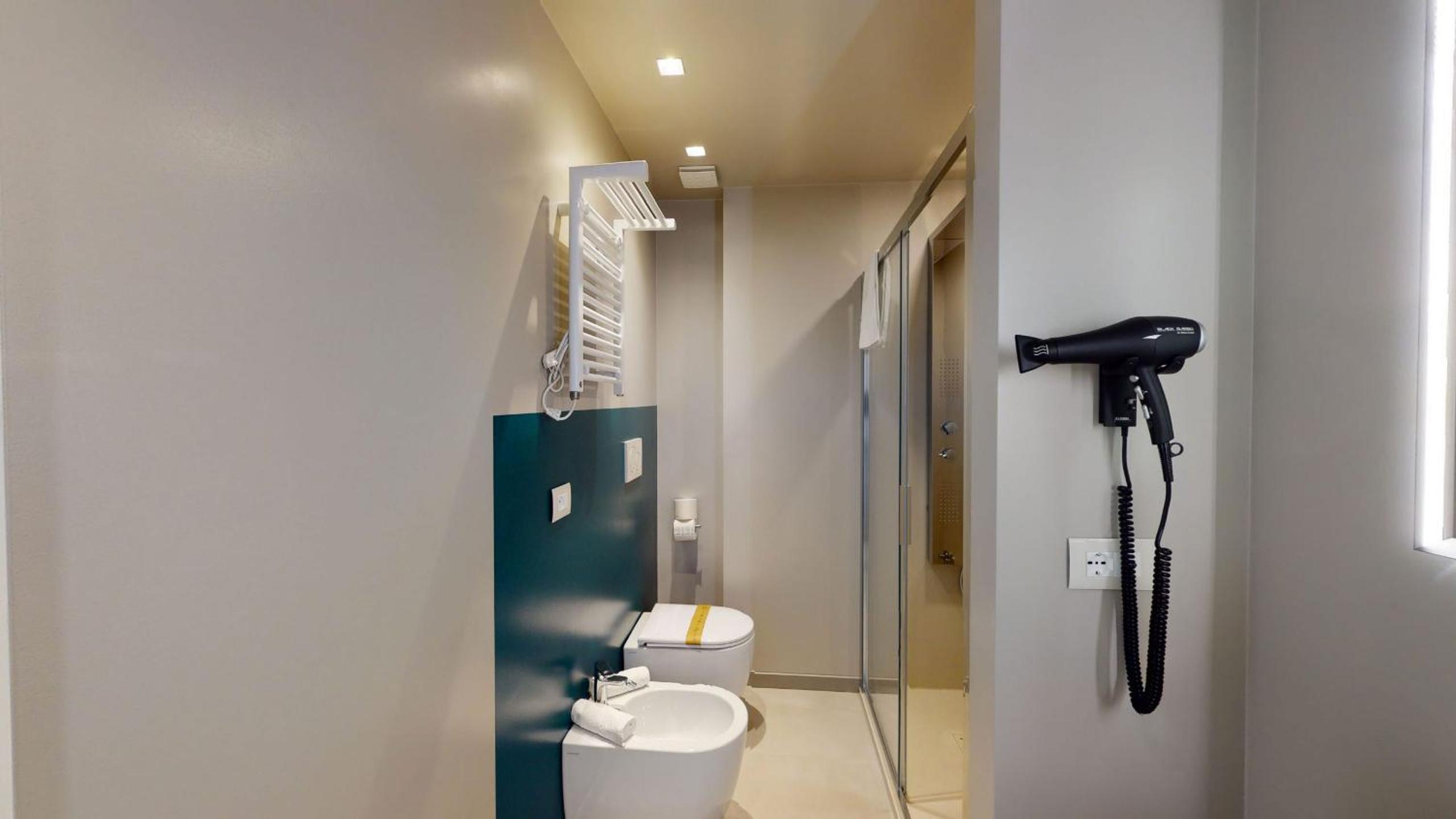 Classic Double or Twin Room - Photo 4