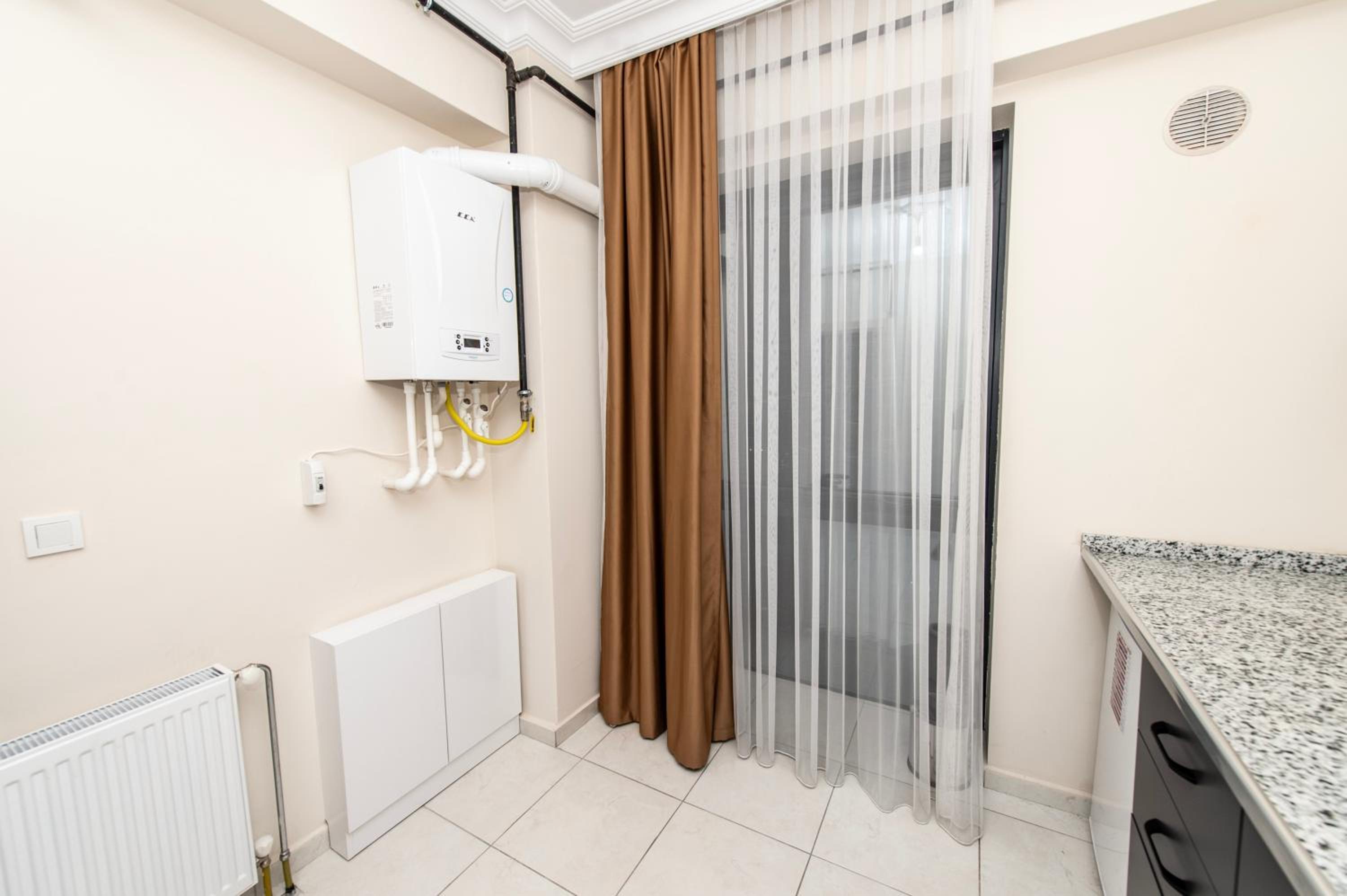 Deluxe Suite with Sea View - Photo 15