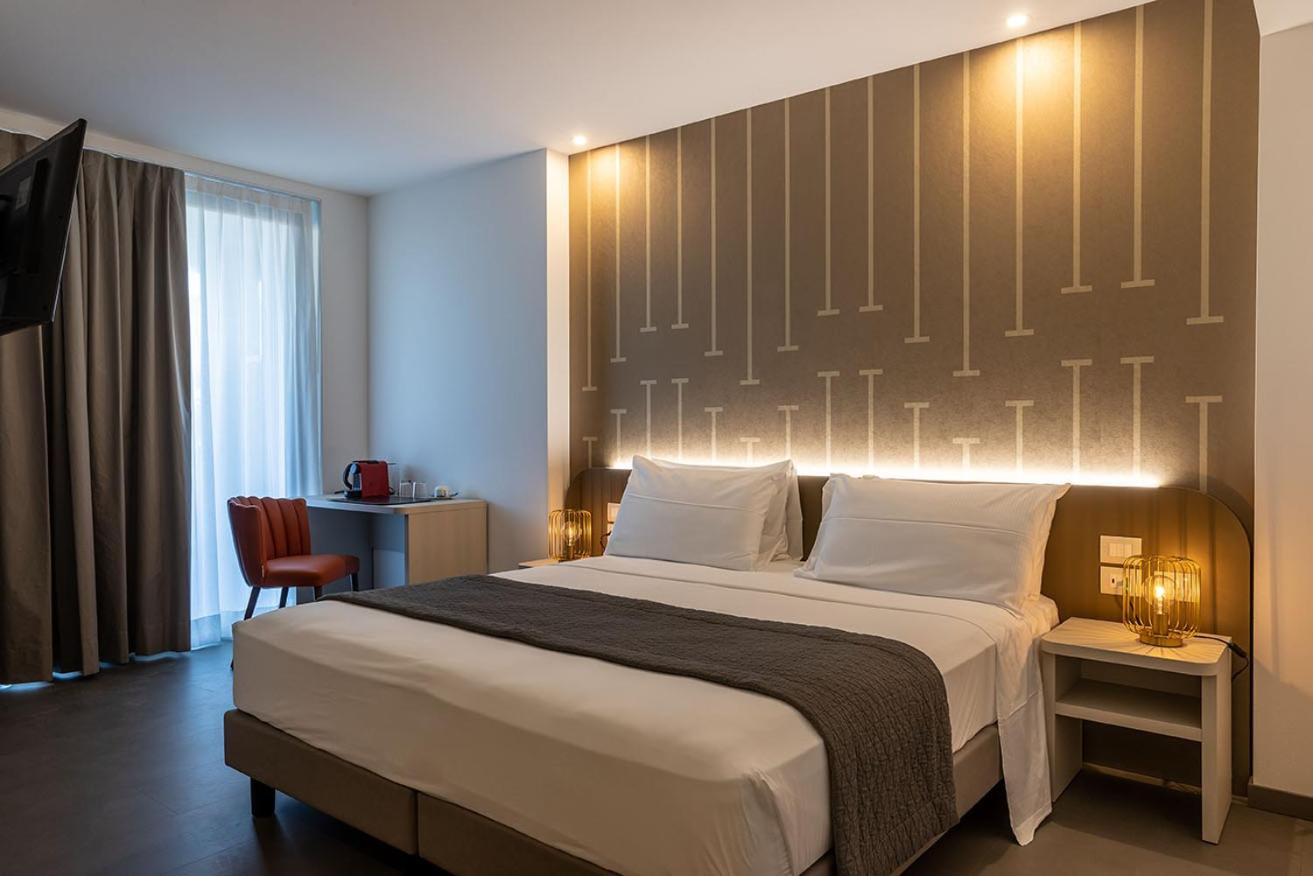 Classic Double or Twin Room - Photo 8