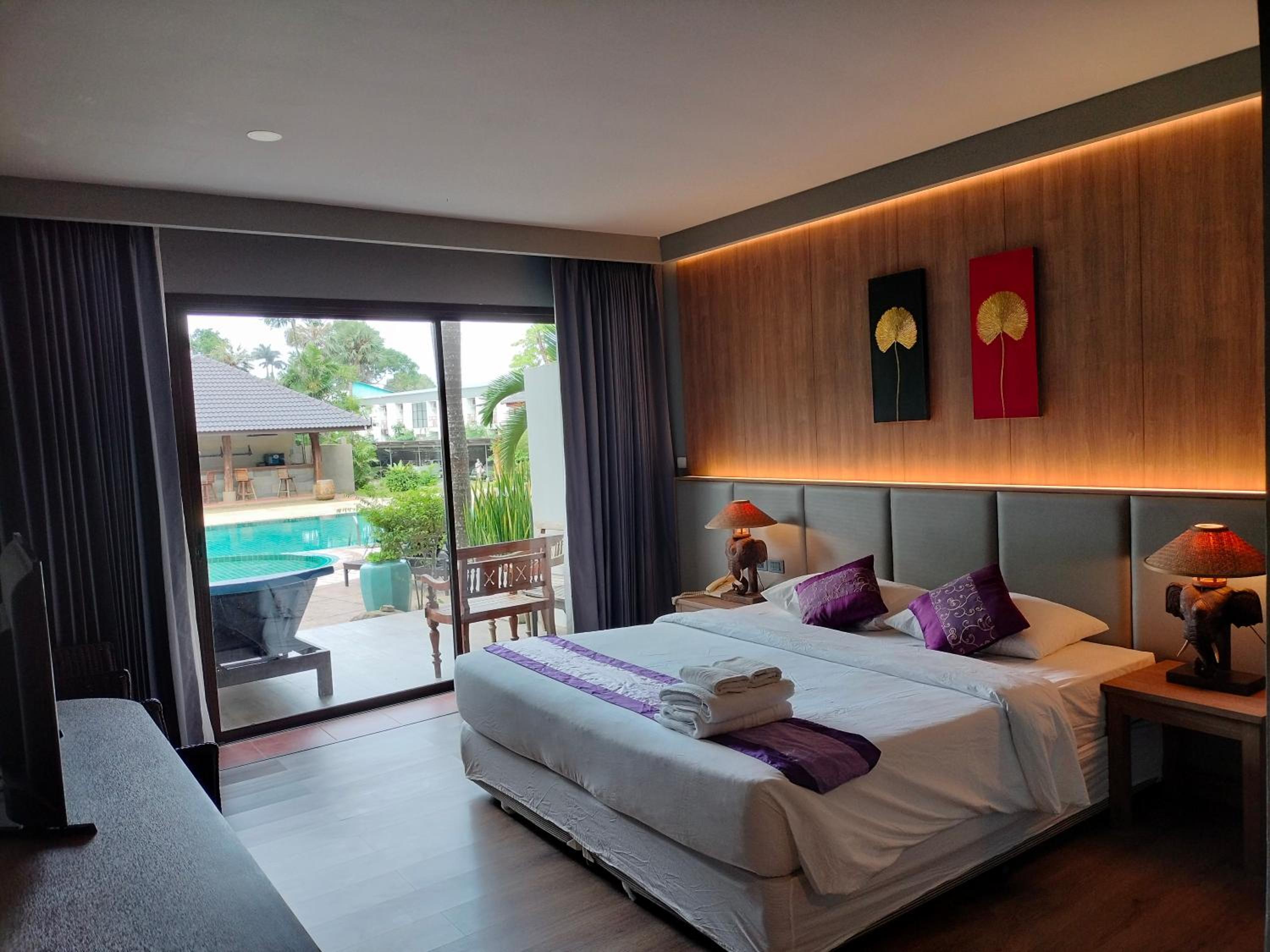 Chambre Deluxe Côté Colline - Vue sur Piscine