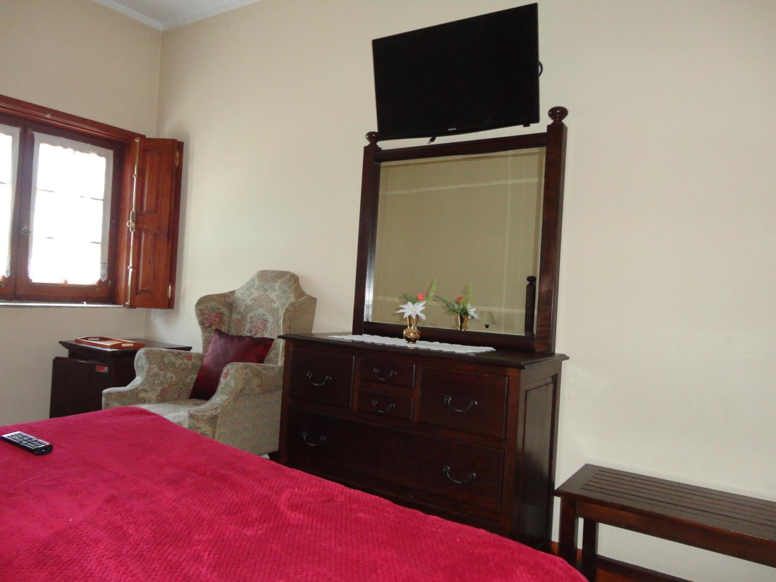 Comfort Family Room photo 2