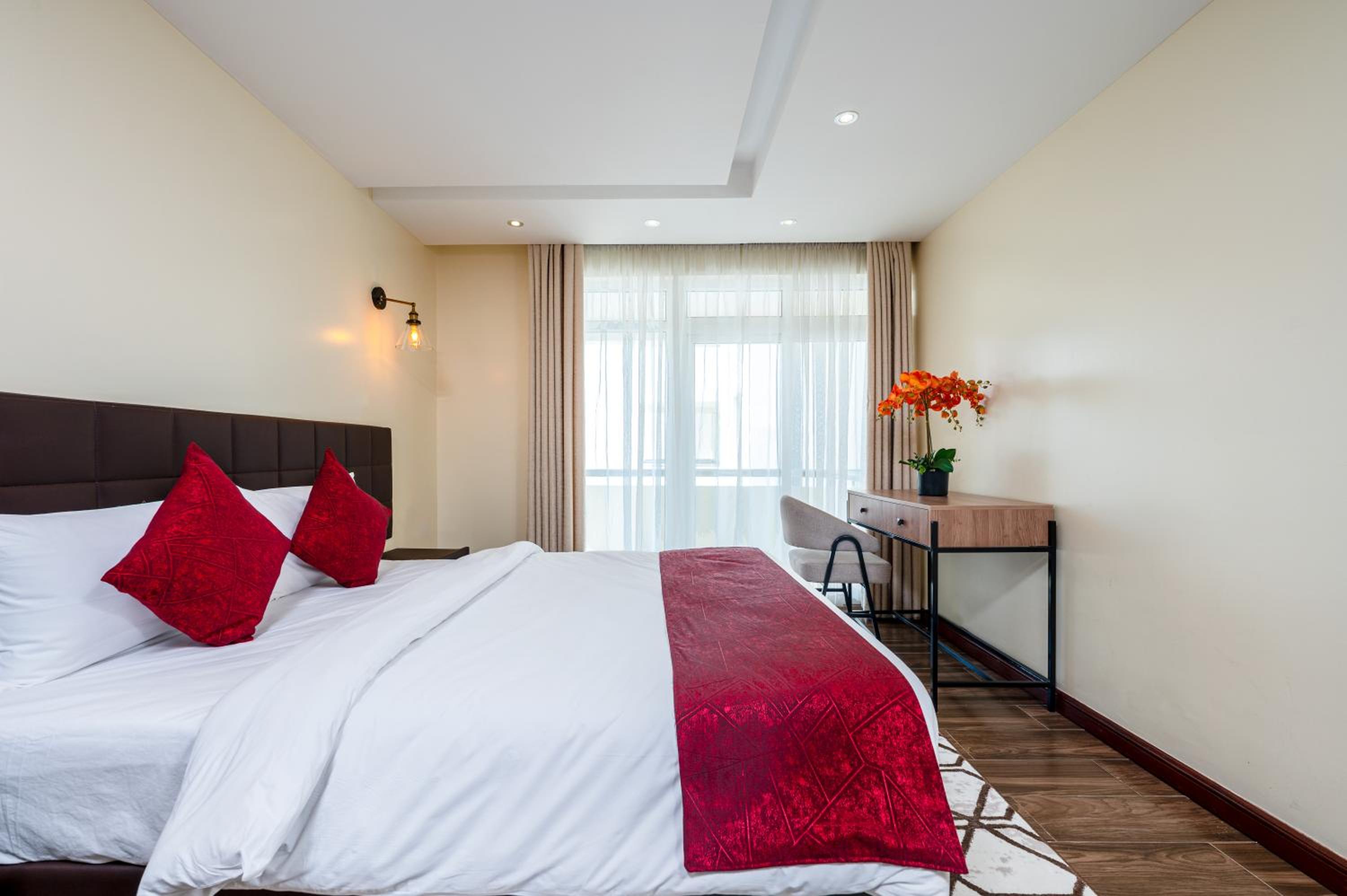 Two-Bedroom Apartment - Photo 7