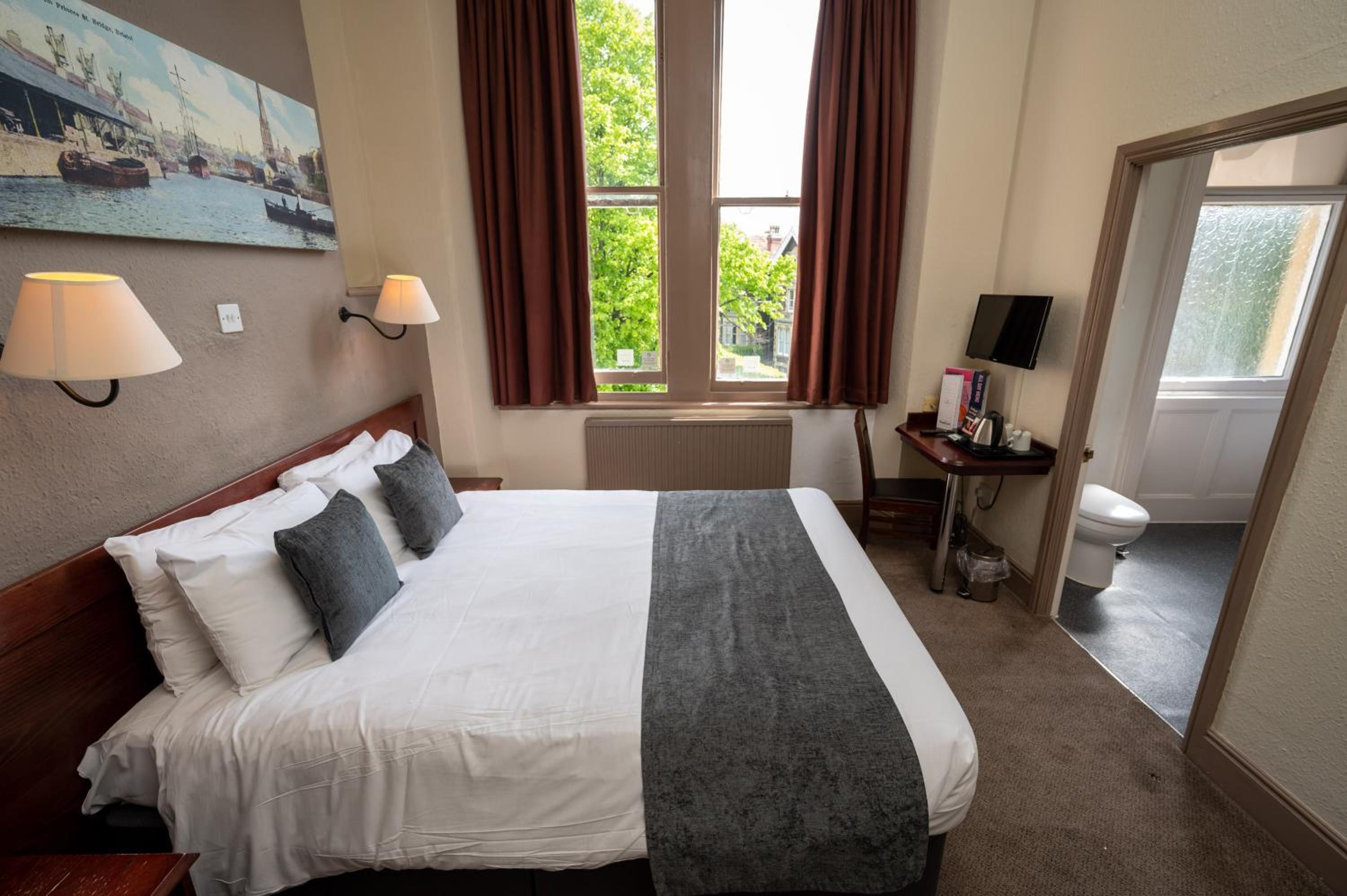 Small Double Room photo 2