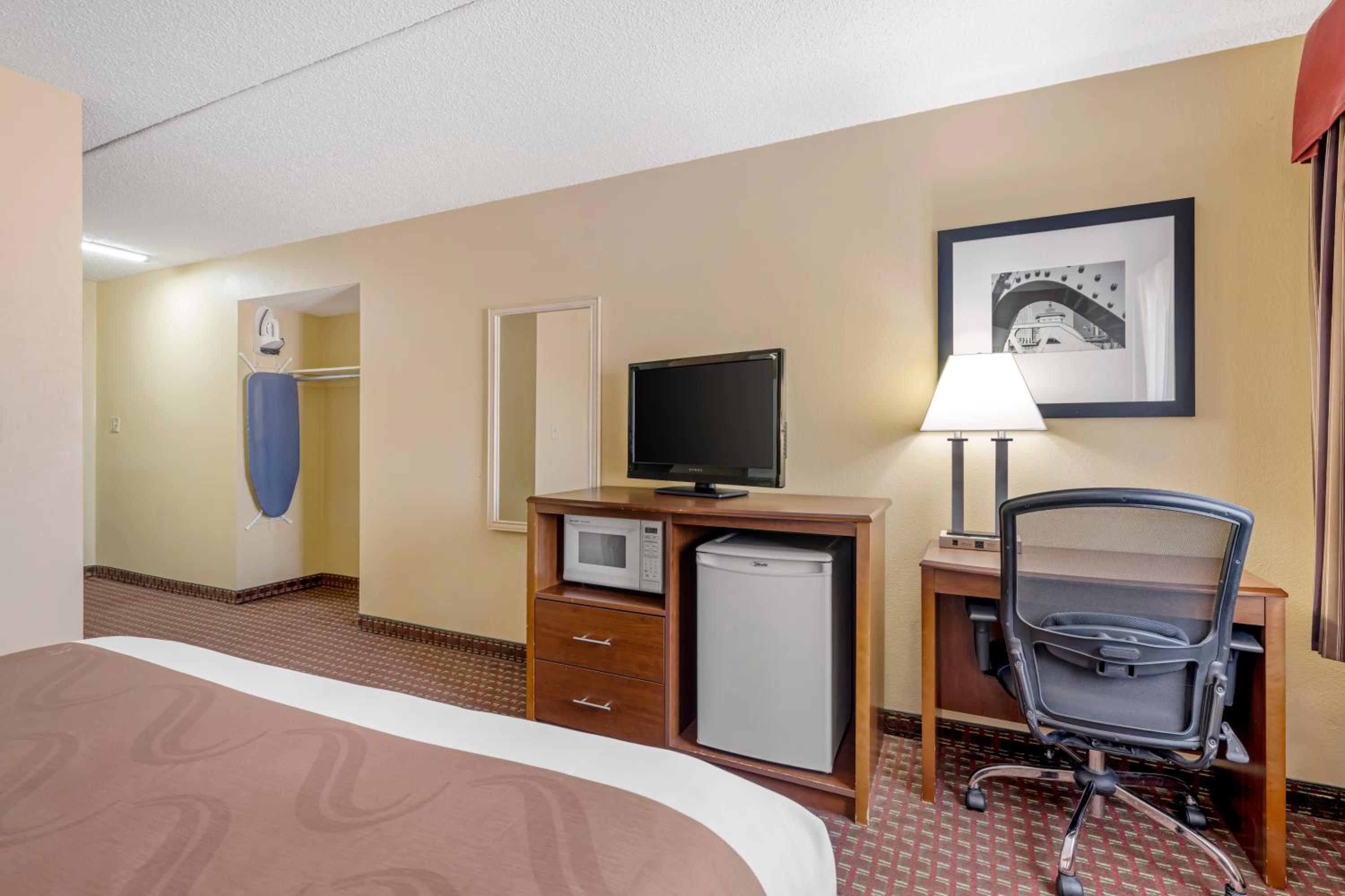 Queen Room - Photo 4