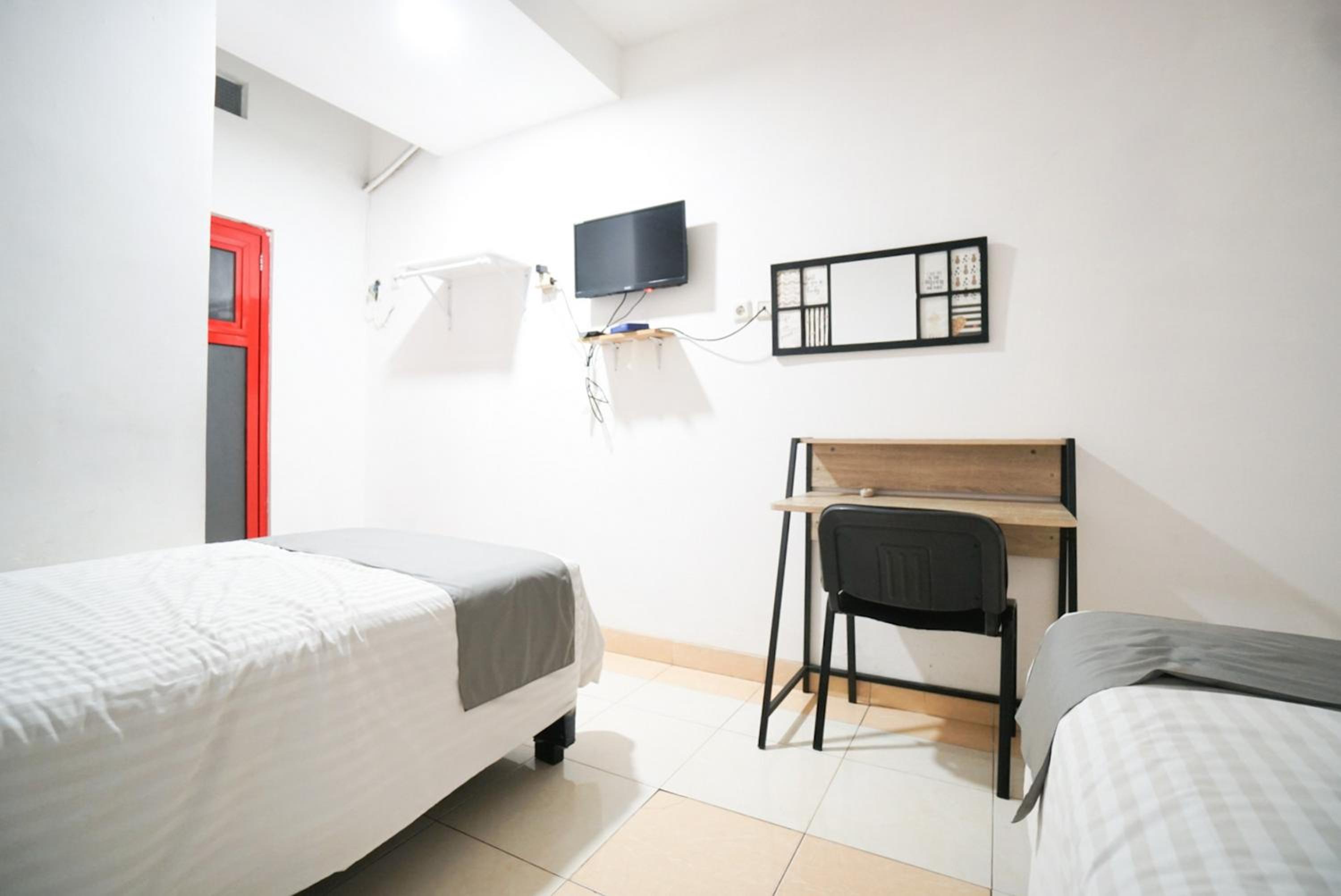 Twin Room - Photo 4