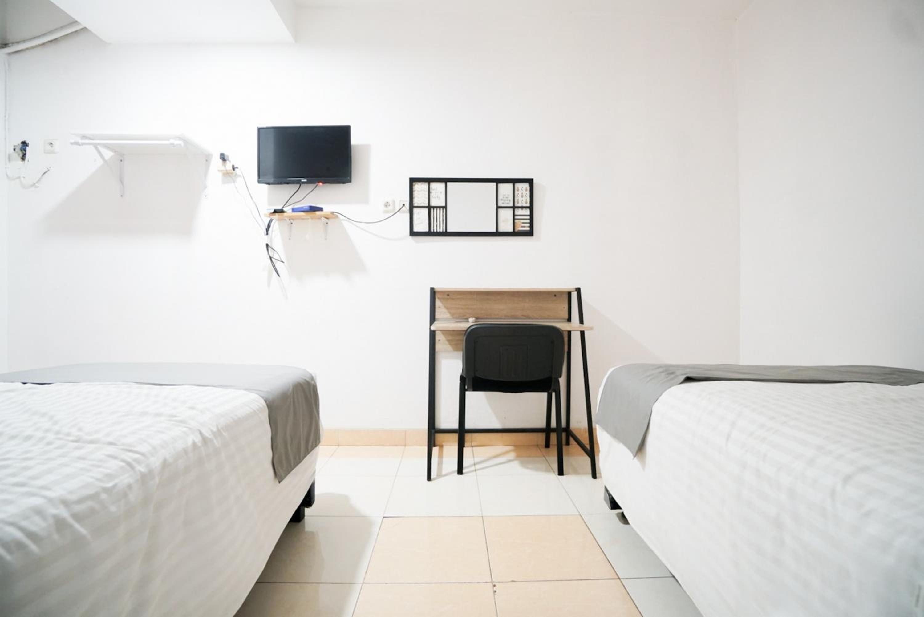Twin Room - Photo 5