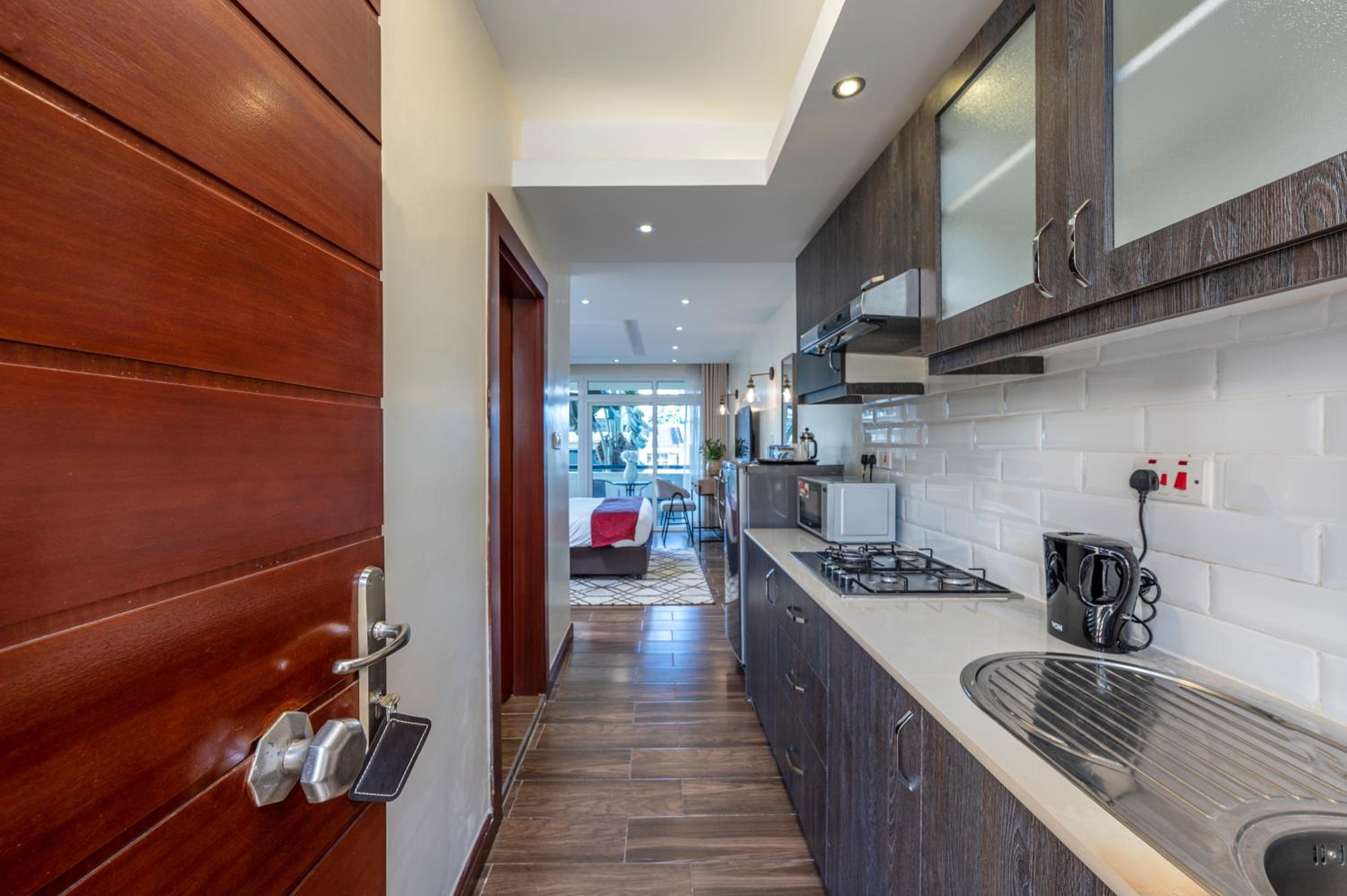 Studio Apartment - Photo 1
