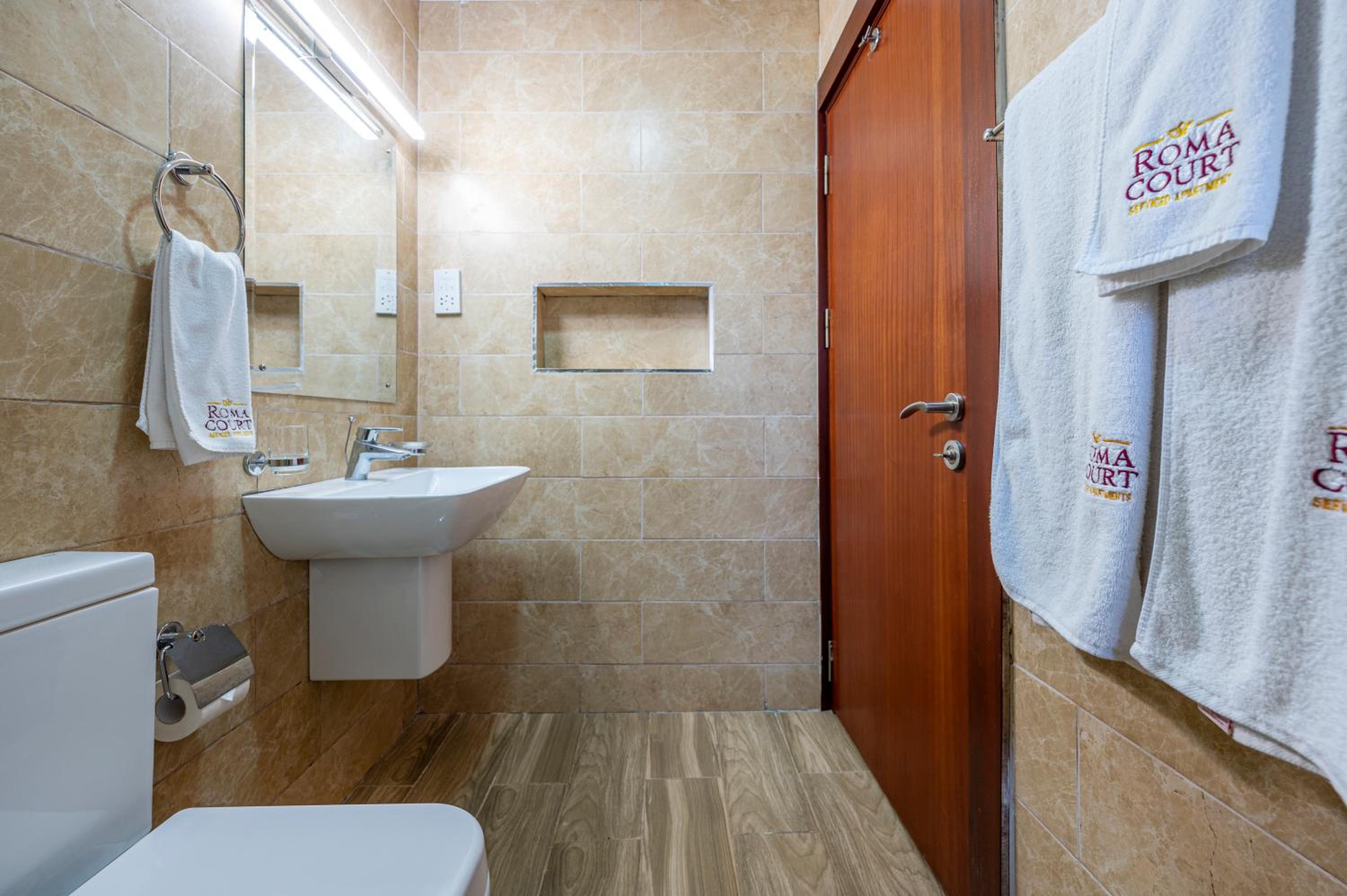 Studio Apartment - Photo 15