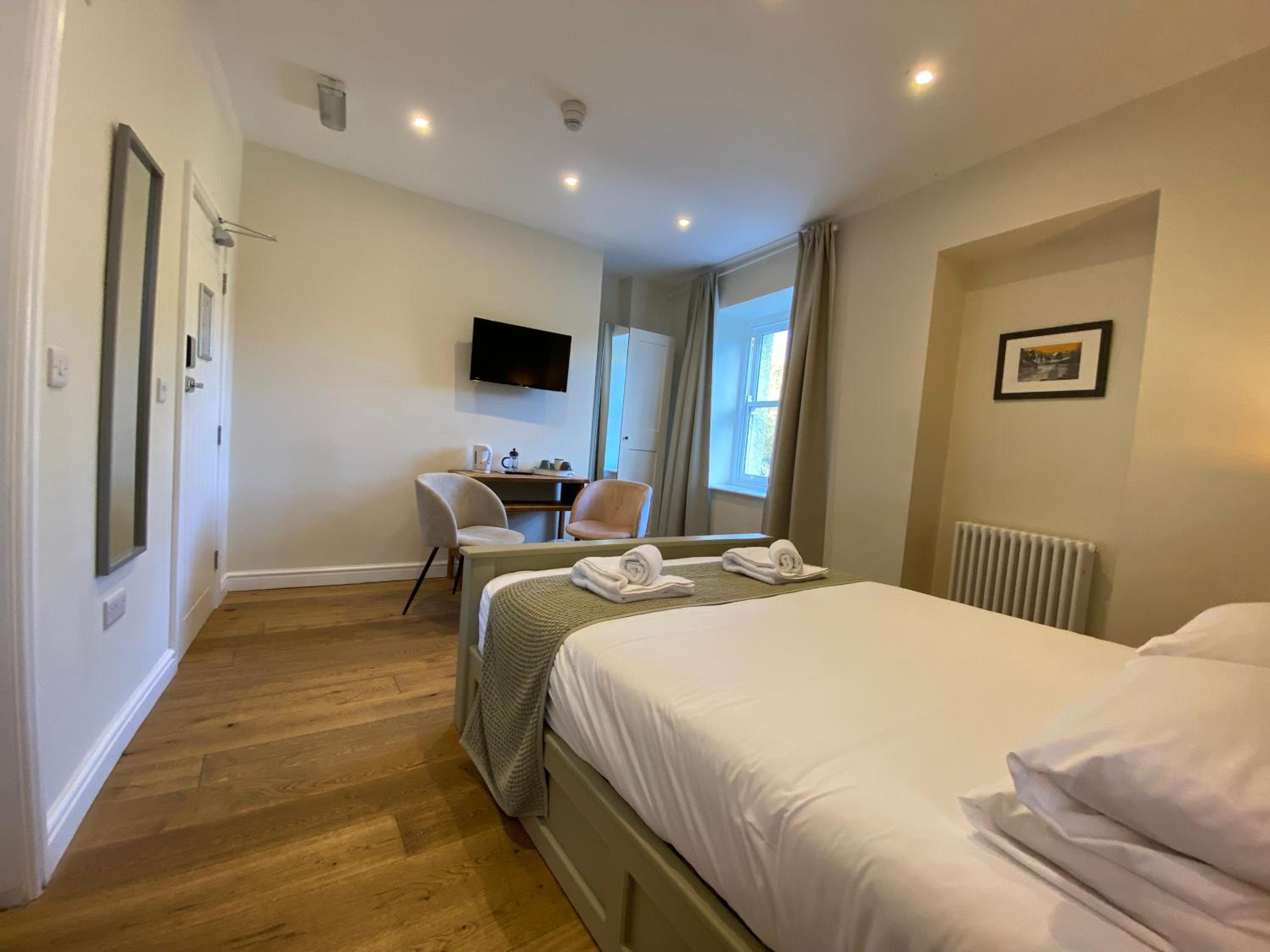Superior King Room - Photo 3