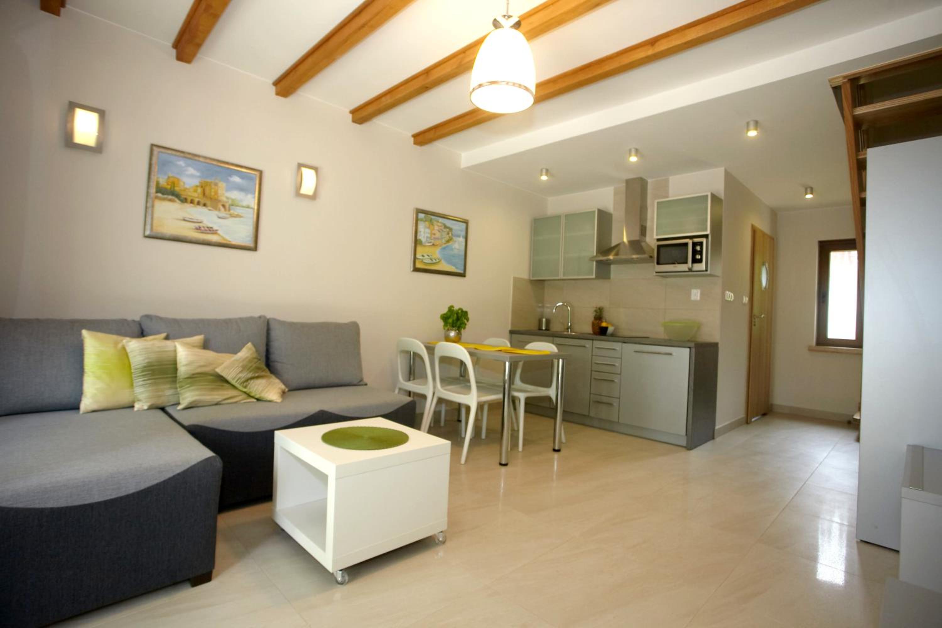 Apartment - Split Level photo 1