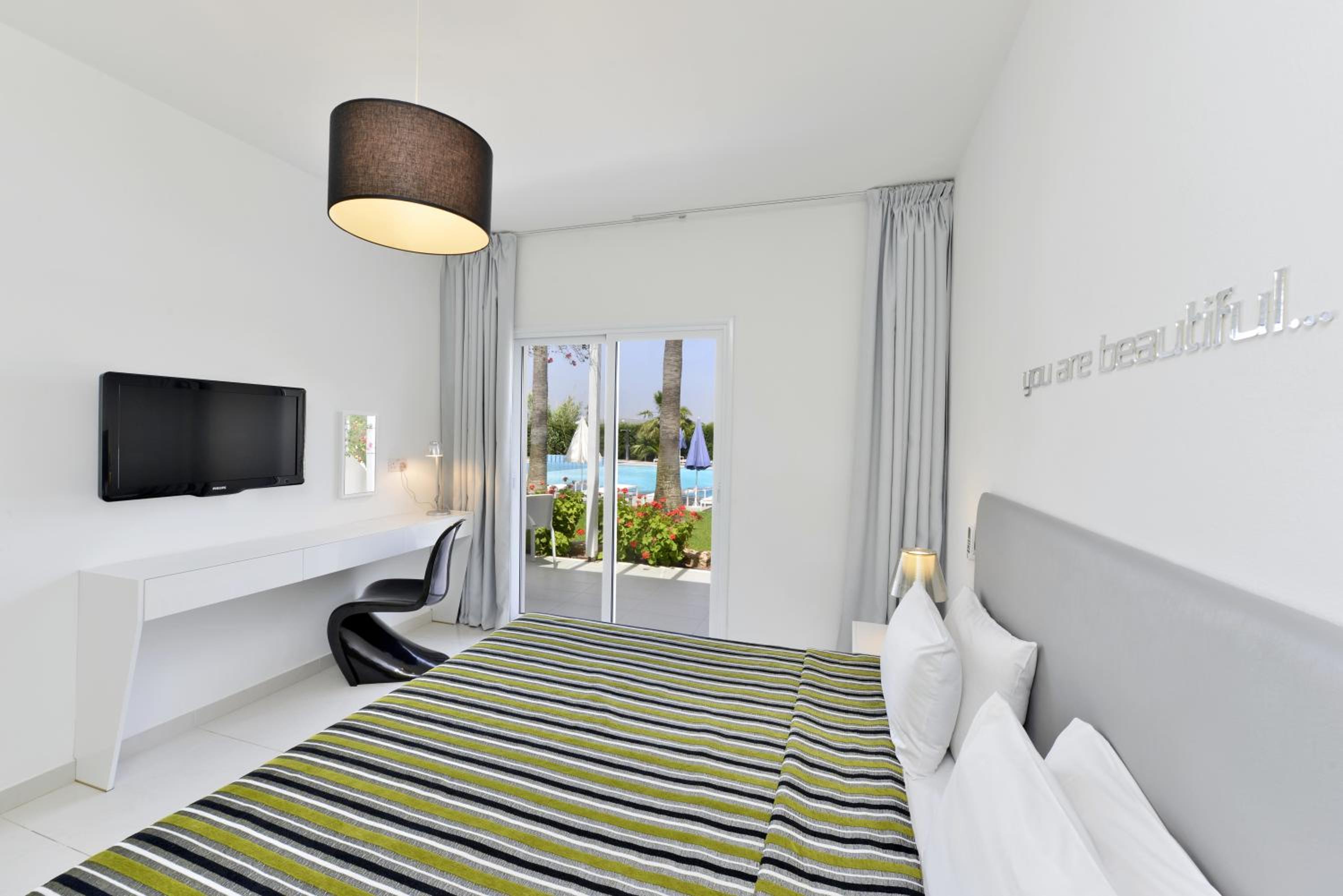 Standard Suite - Photo 1