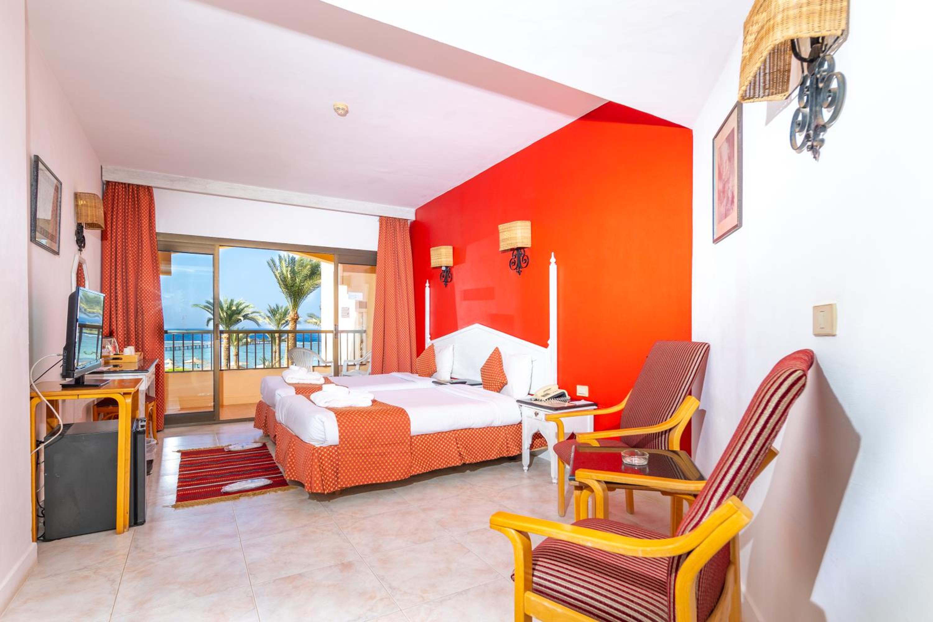 Standard Room with Sea View - Photo 14