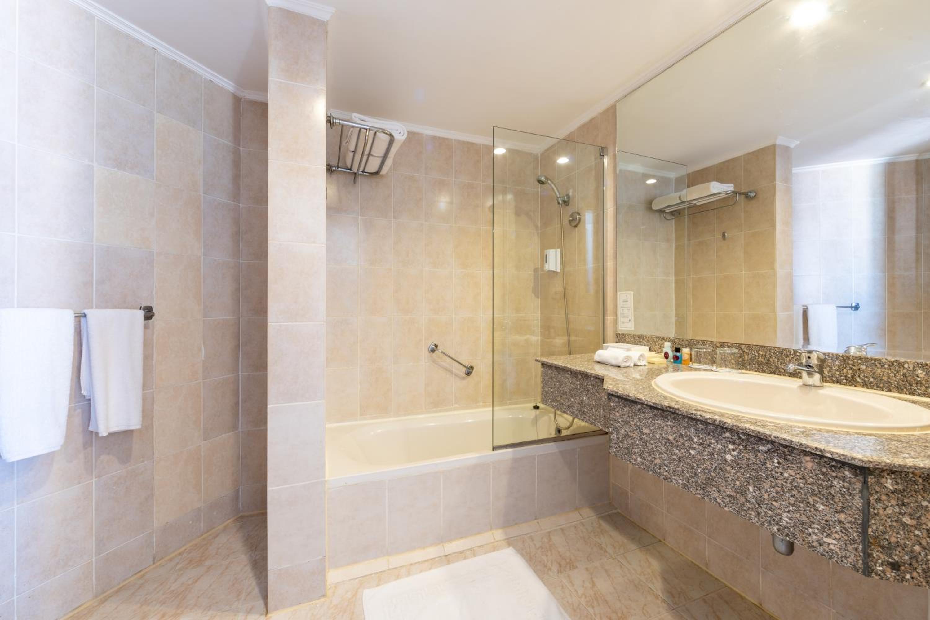 Junior Suite with Sea View - Photo 8