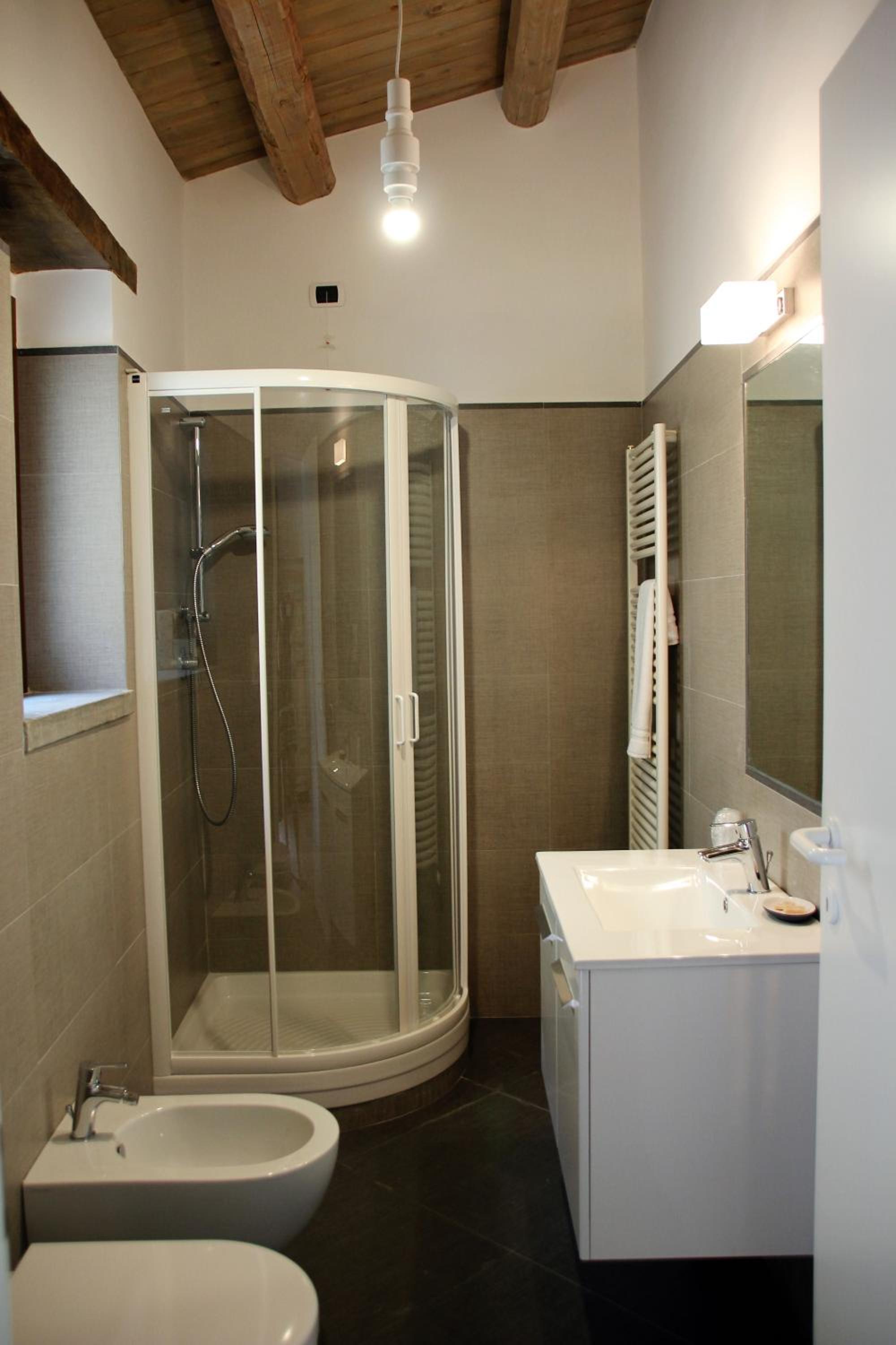Double Room with Private Bathroom photo 3