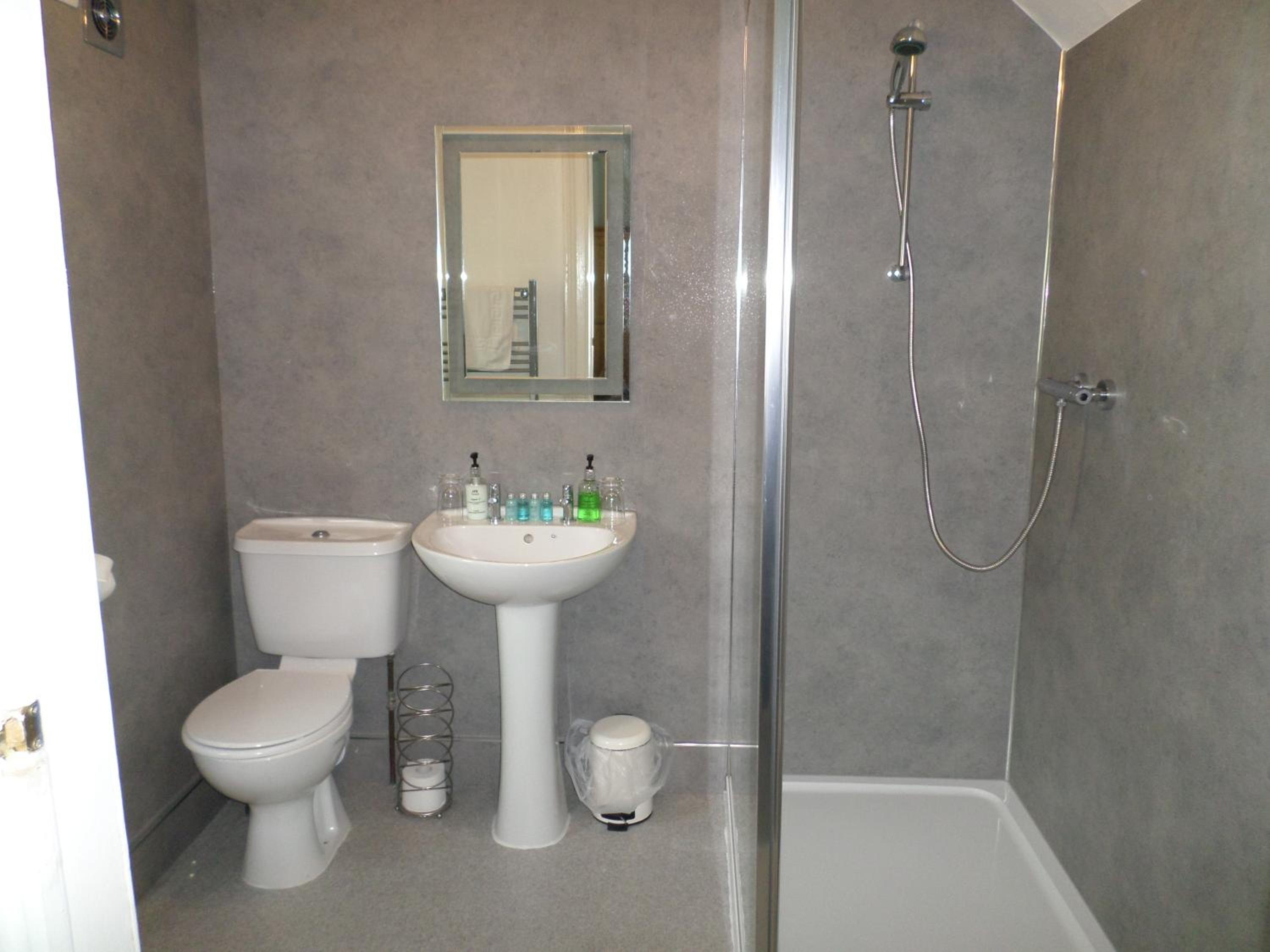 Double Room - Photo 18