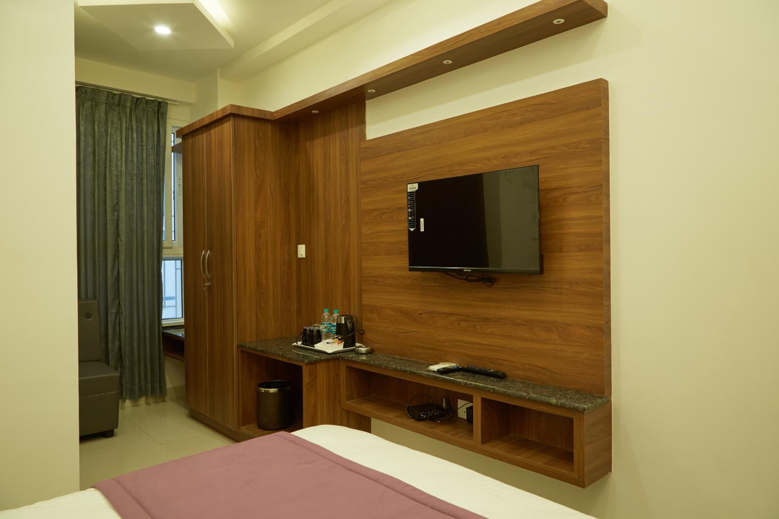 Deluxe Double Room photo 2