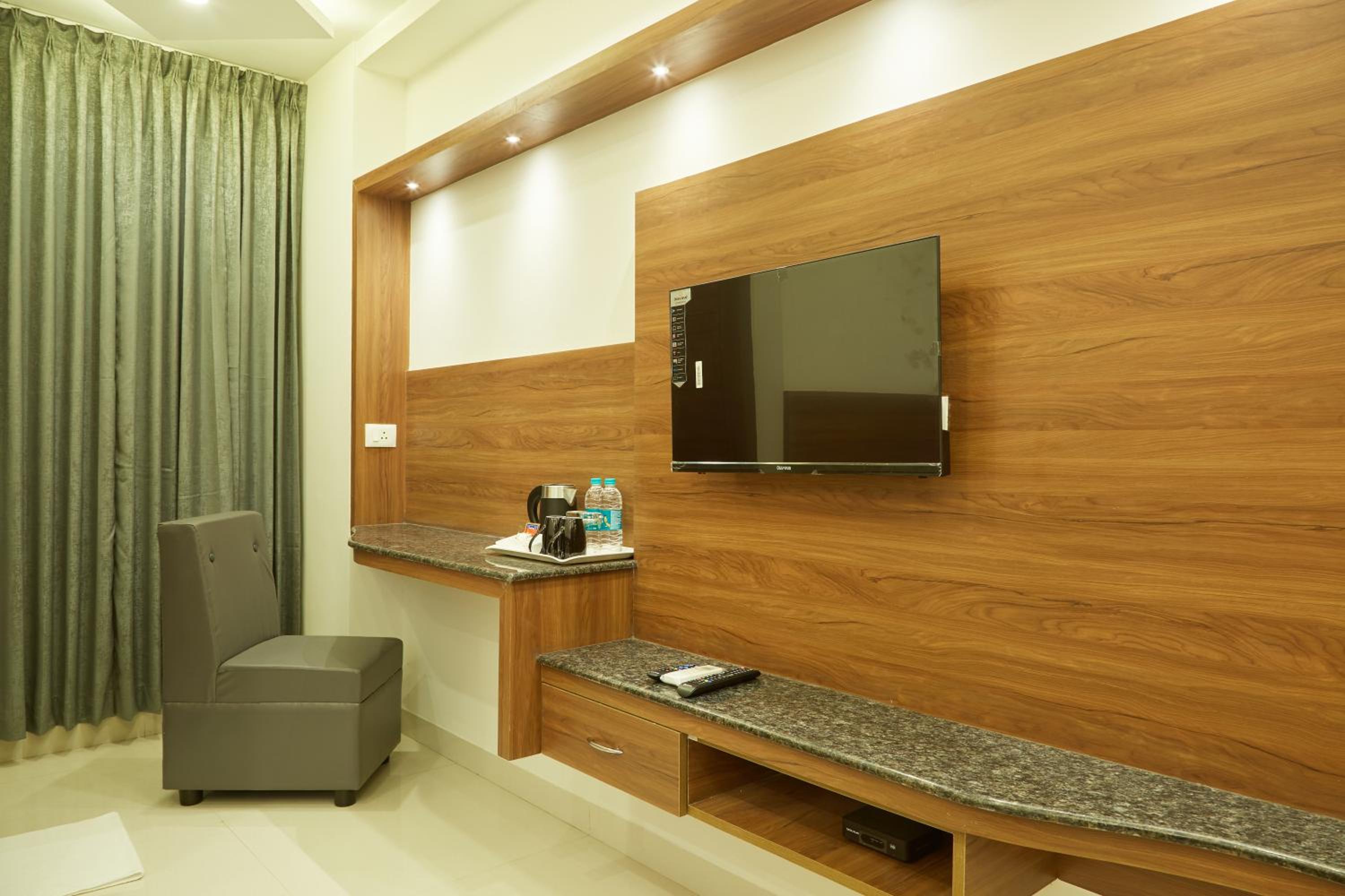 Deluxe Double Room photo 3