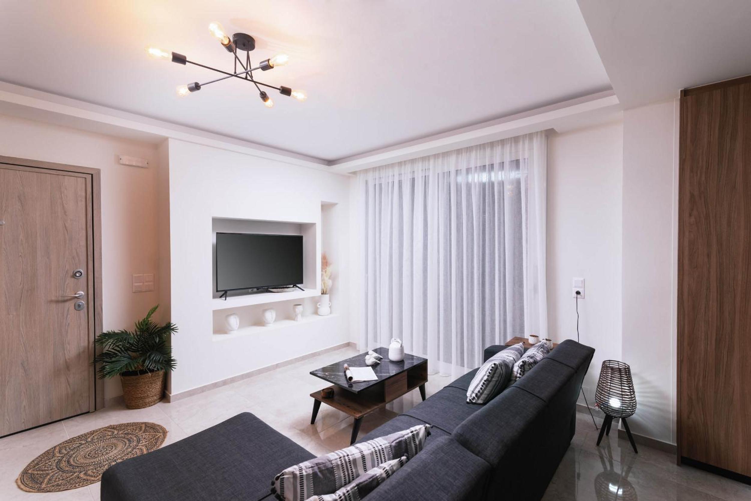 Three-Bedroom Premium Apartment with Balcony photo 1